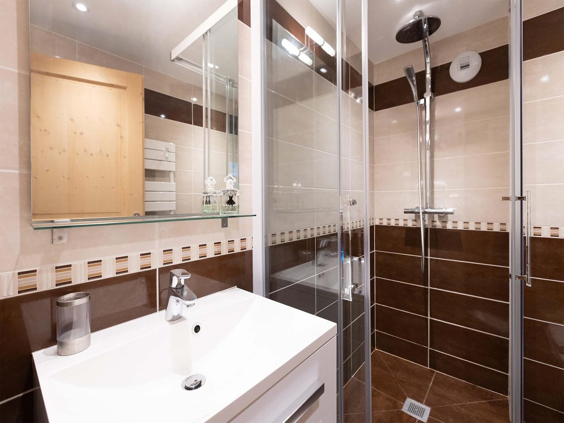 Gerenoveerd 14-persoons appartement met spa en uitzicht op de Vanoise - foto 25