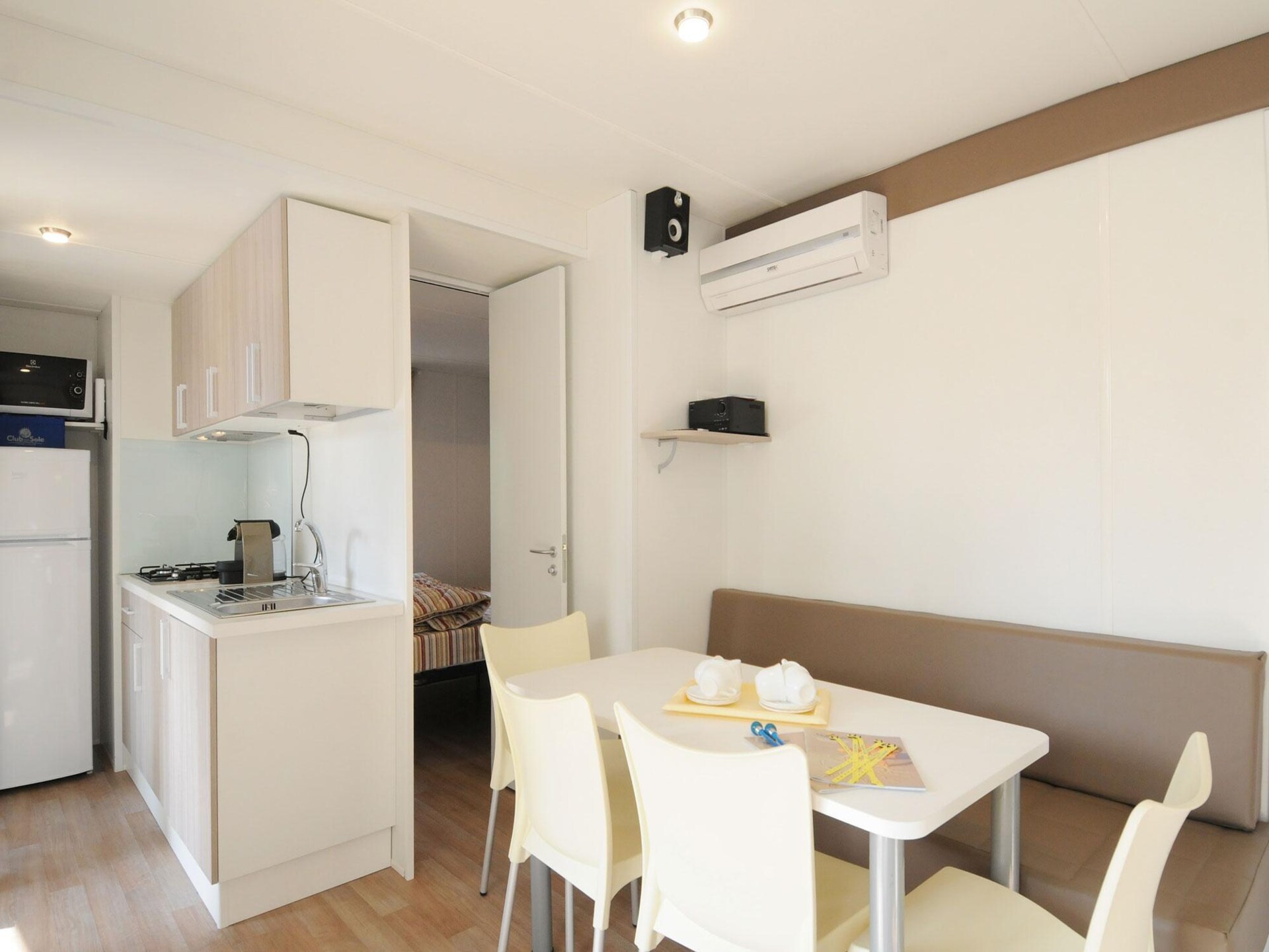 Ruime lodge vlakbij zee met zwembaden en privéstrand in Punta Marina Terme - foto 2