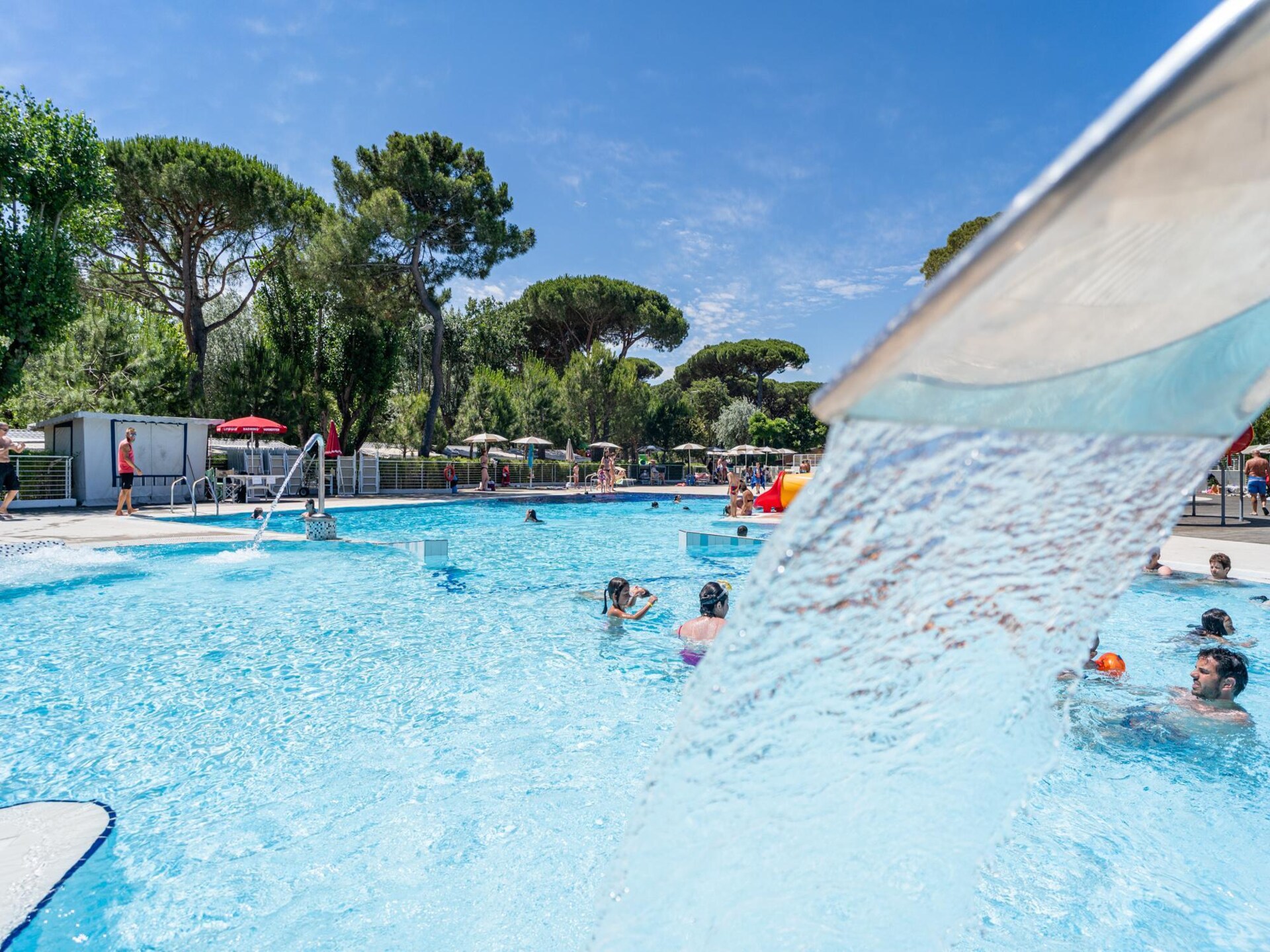 Ruime lodge vlakbij zee met zwembaden en privéstrand in Punta Marina Terme - foto 27