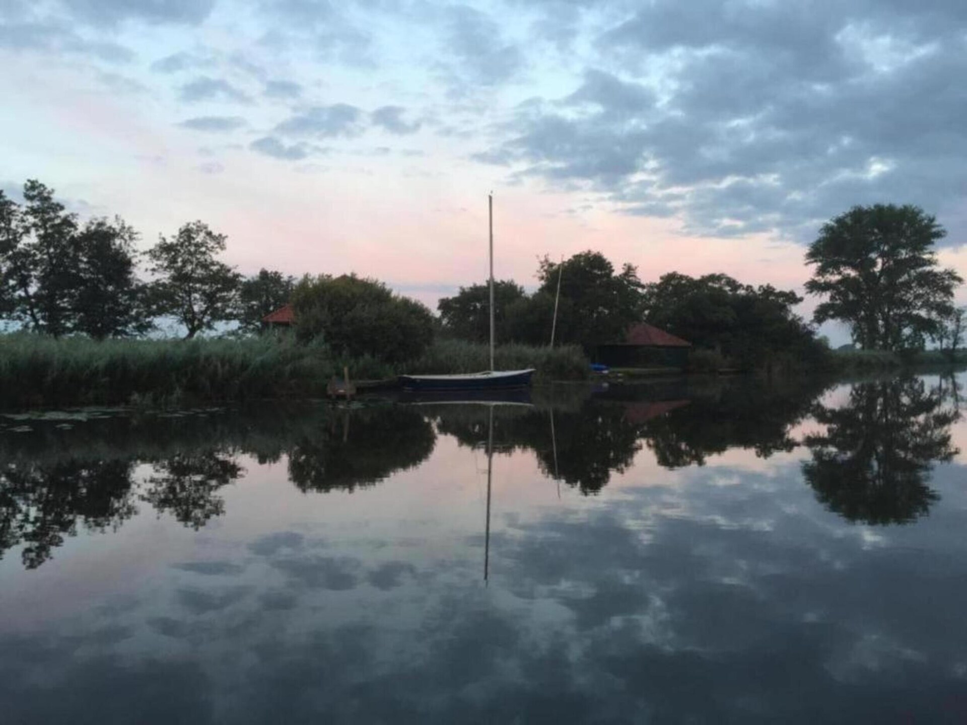 Docklodge 46: Luxe waterside lodge aan het Tjeukemeer in Friesland - foto 12