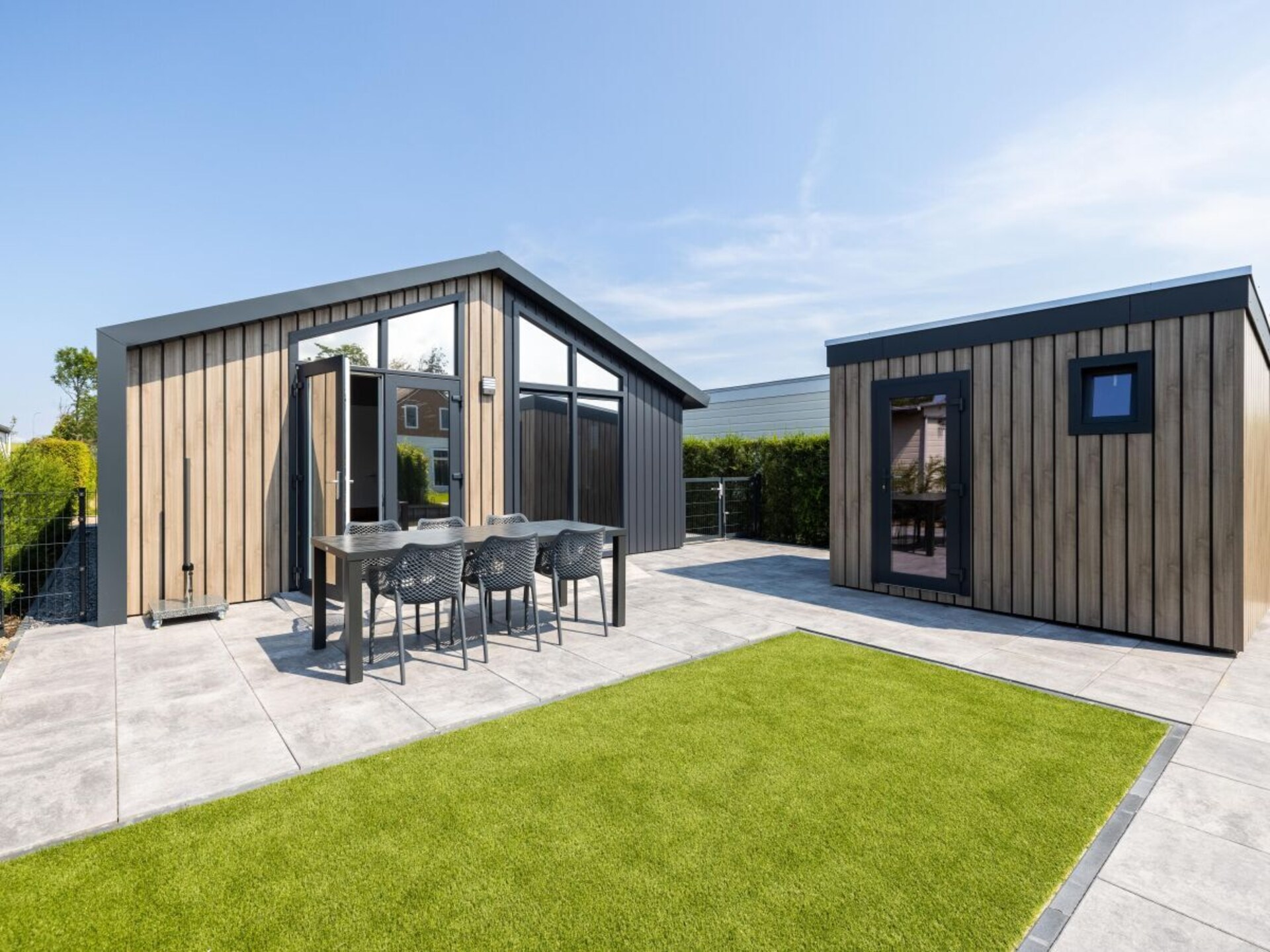 Luxe 6-persoons chalet aan vaarwater in Wervershoof met omheinde tuin - foto 4