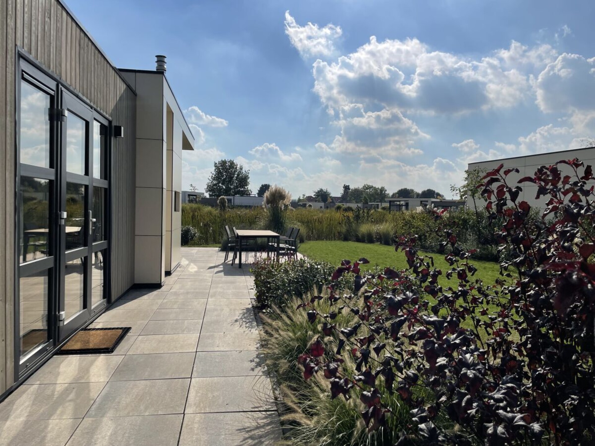 Chalet aan het water in Olburgen met privé-rivierzicht - foto 4