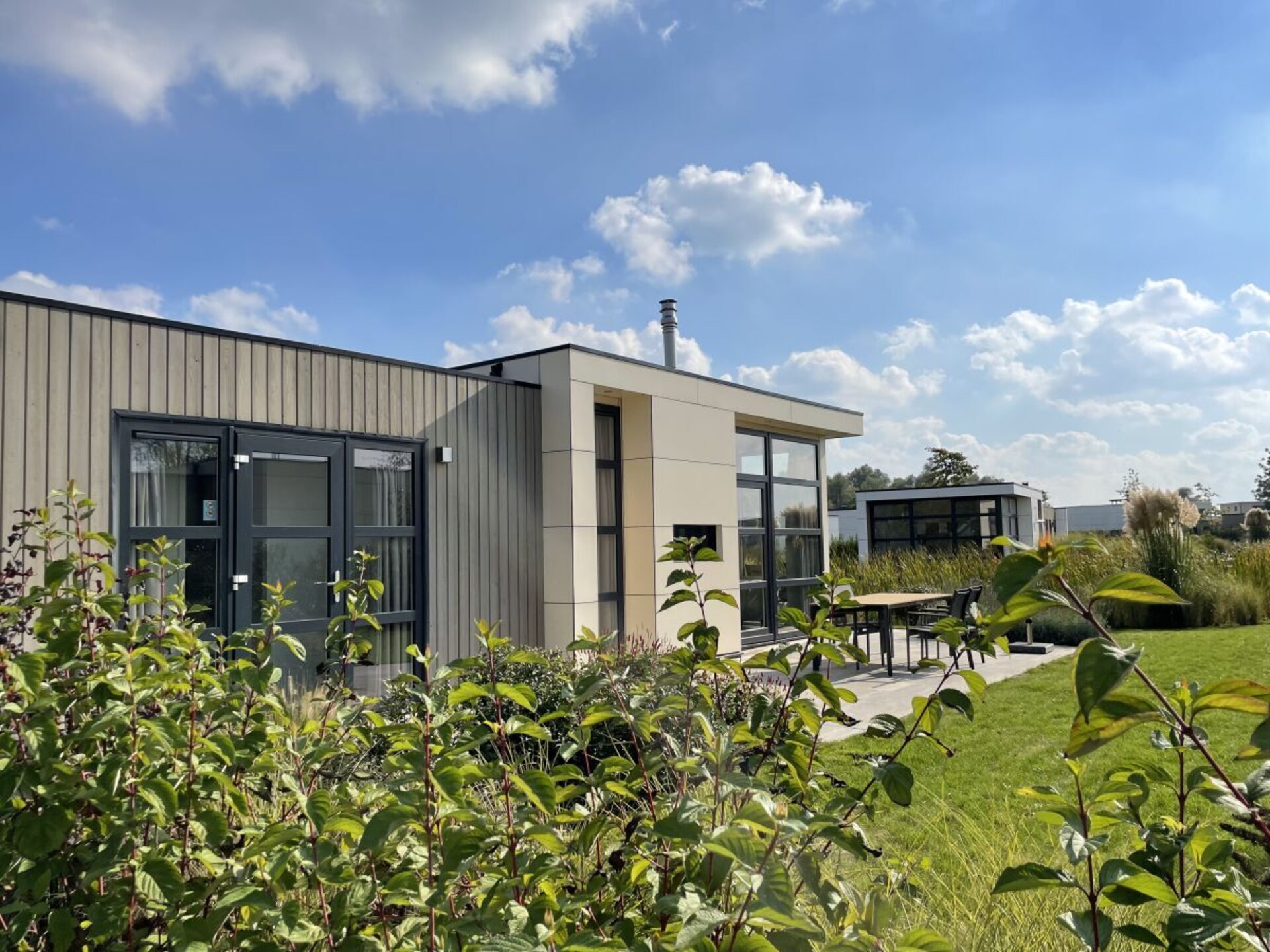 Chalet aan het water in Olburgen met privé-rivierzicht - foto 5