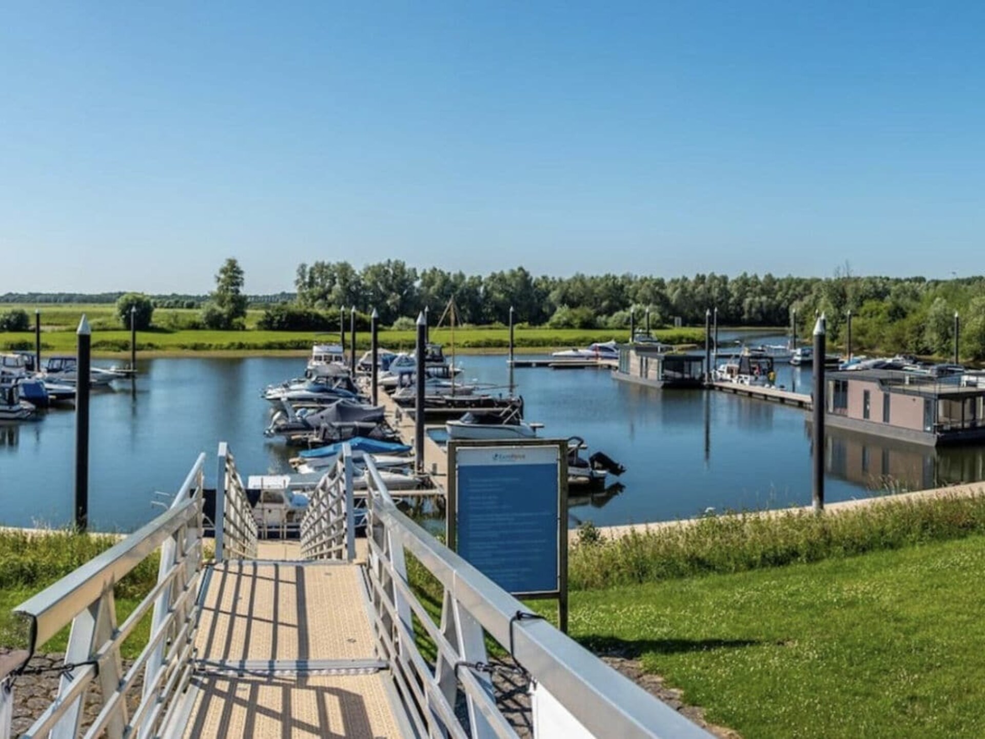 Chalet aan het water in Olburgen met privé-rivierzicht - foto 21