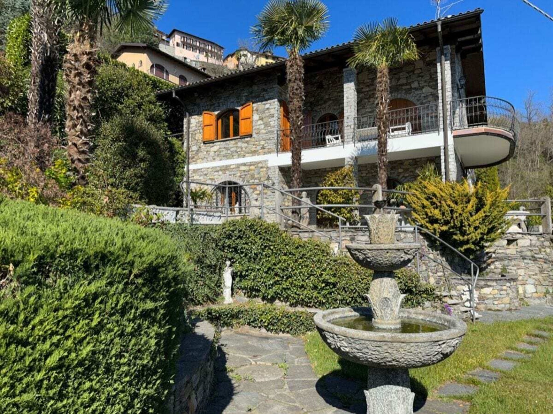 Ruime villa met jacuzzi en panoramisch uitzicht nabij Cannobio - foto 2