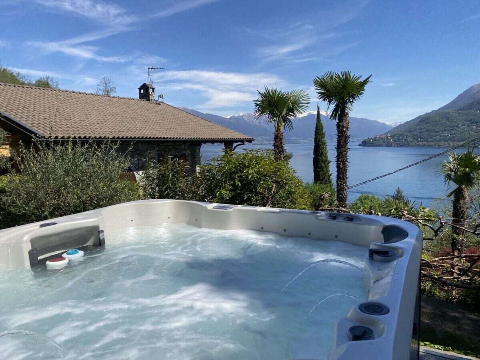 Ruime villa met jacuzzi en panoramisch uitzicht nabij Cannobio - foto 17