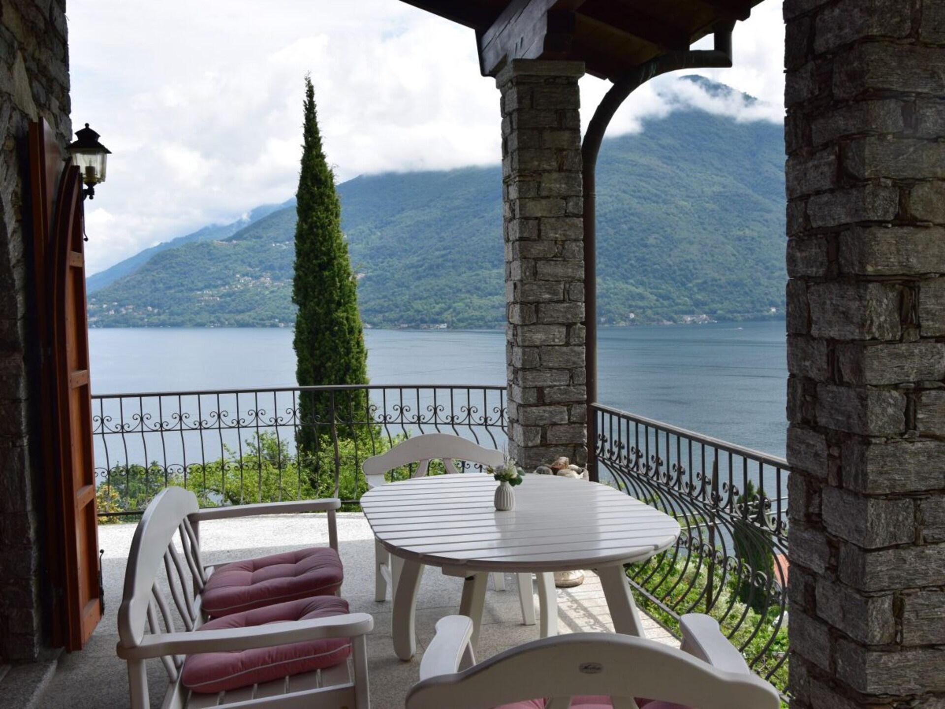 Ruime villa met jacuzzi en panoramisch uitzicht nabij Cannobio - foto 30
