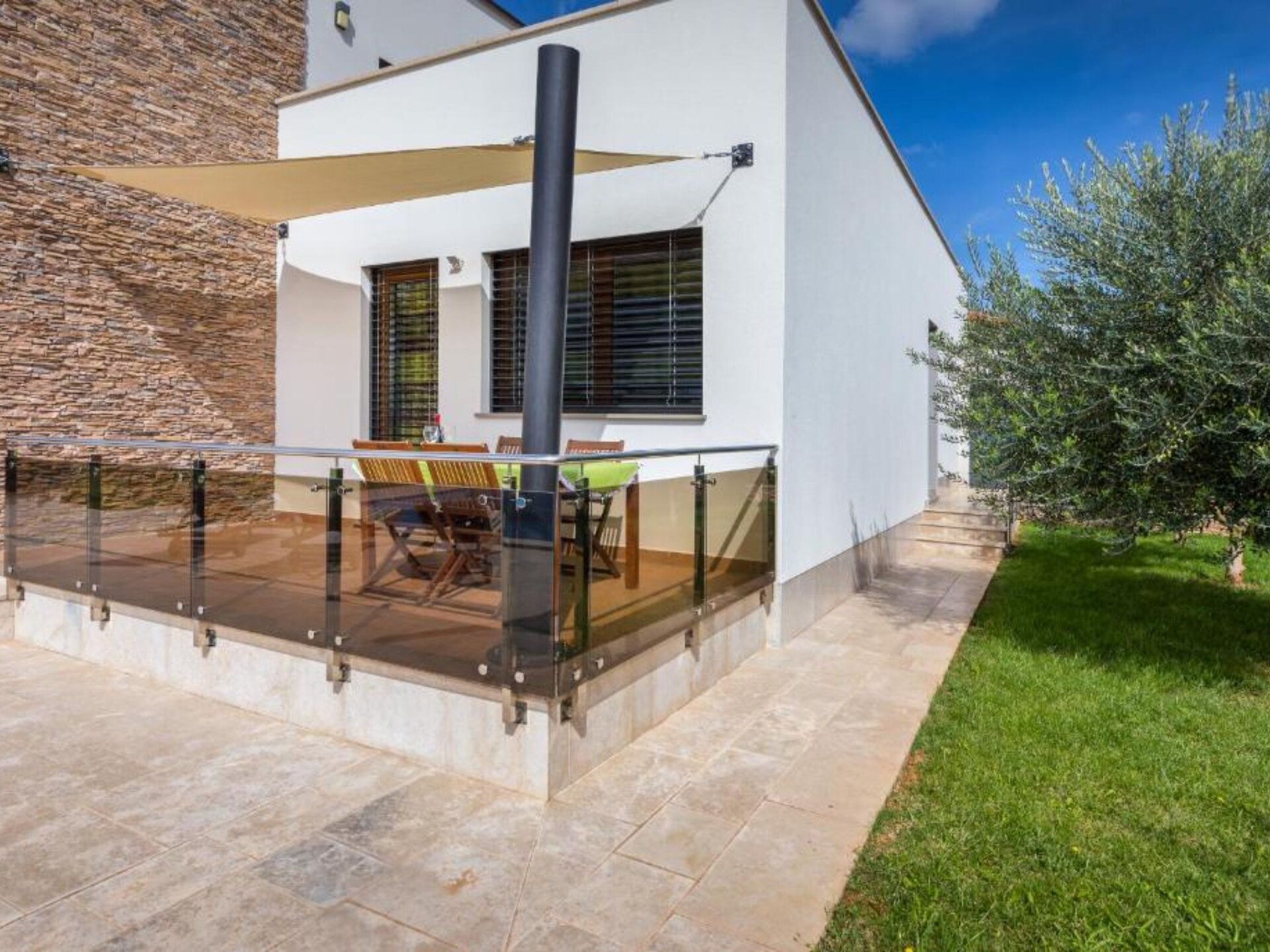 Moderne vier-slaapkamer villa met privézwembad op 800m van het strand in Medulin - foto 33