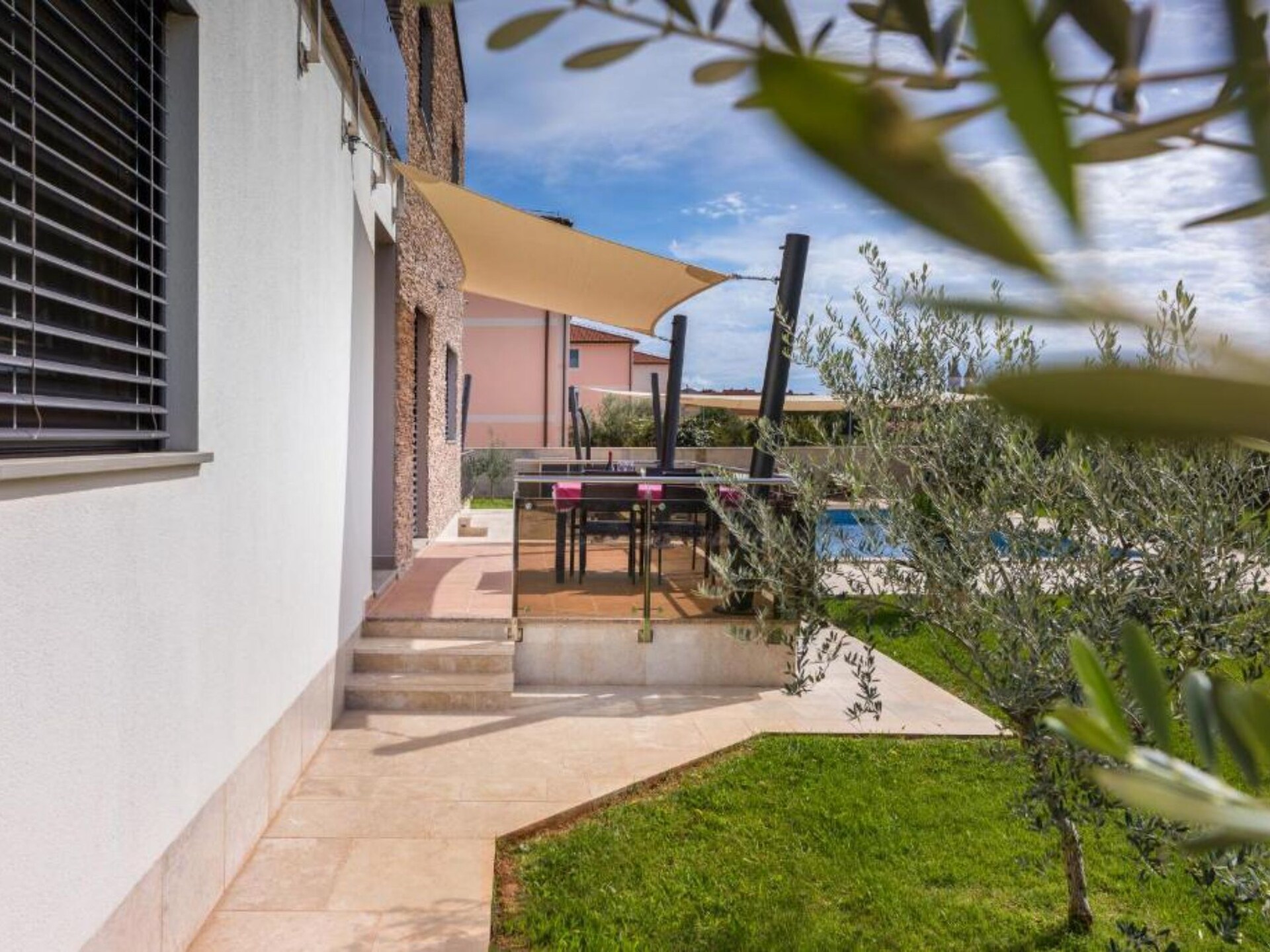 Moderne vier-slaapkamer villa met privézwembad op 800m van het strand in Medulin - foto 35
