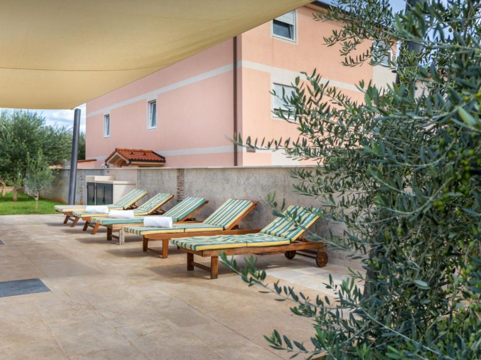 Moderne vier-slaapkamer villa met privézwembad op 800m van het strand in Medulin - foto 43