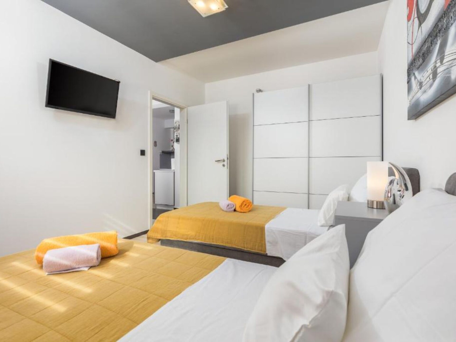Moderne vier-slaapkamer villa met privézwembad op 800m van het strand in Medulin - foto 17