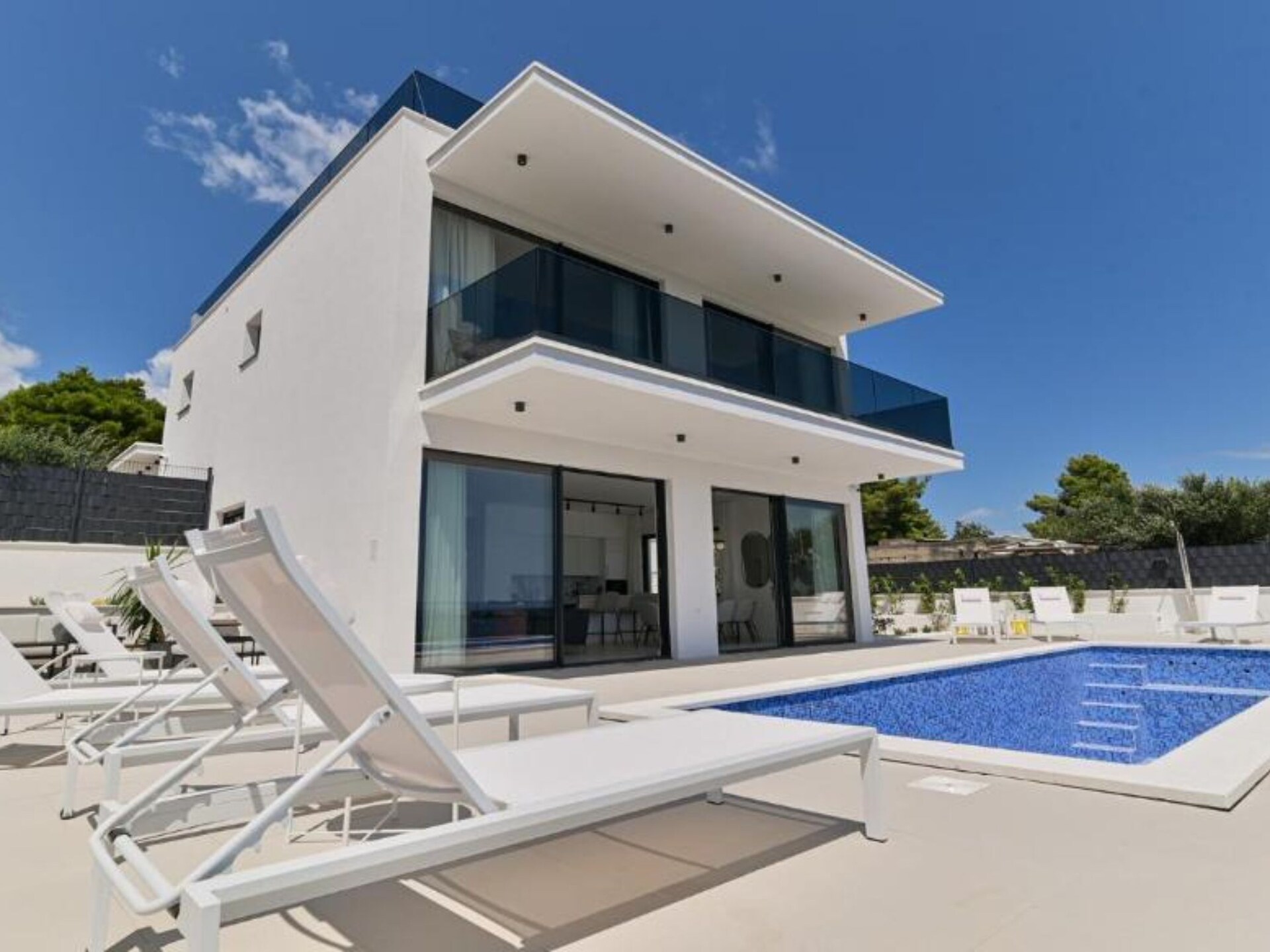 Aan het strand: Ruime villa voor 10 personen in Okrug Gornji - foto 38