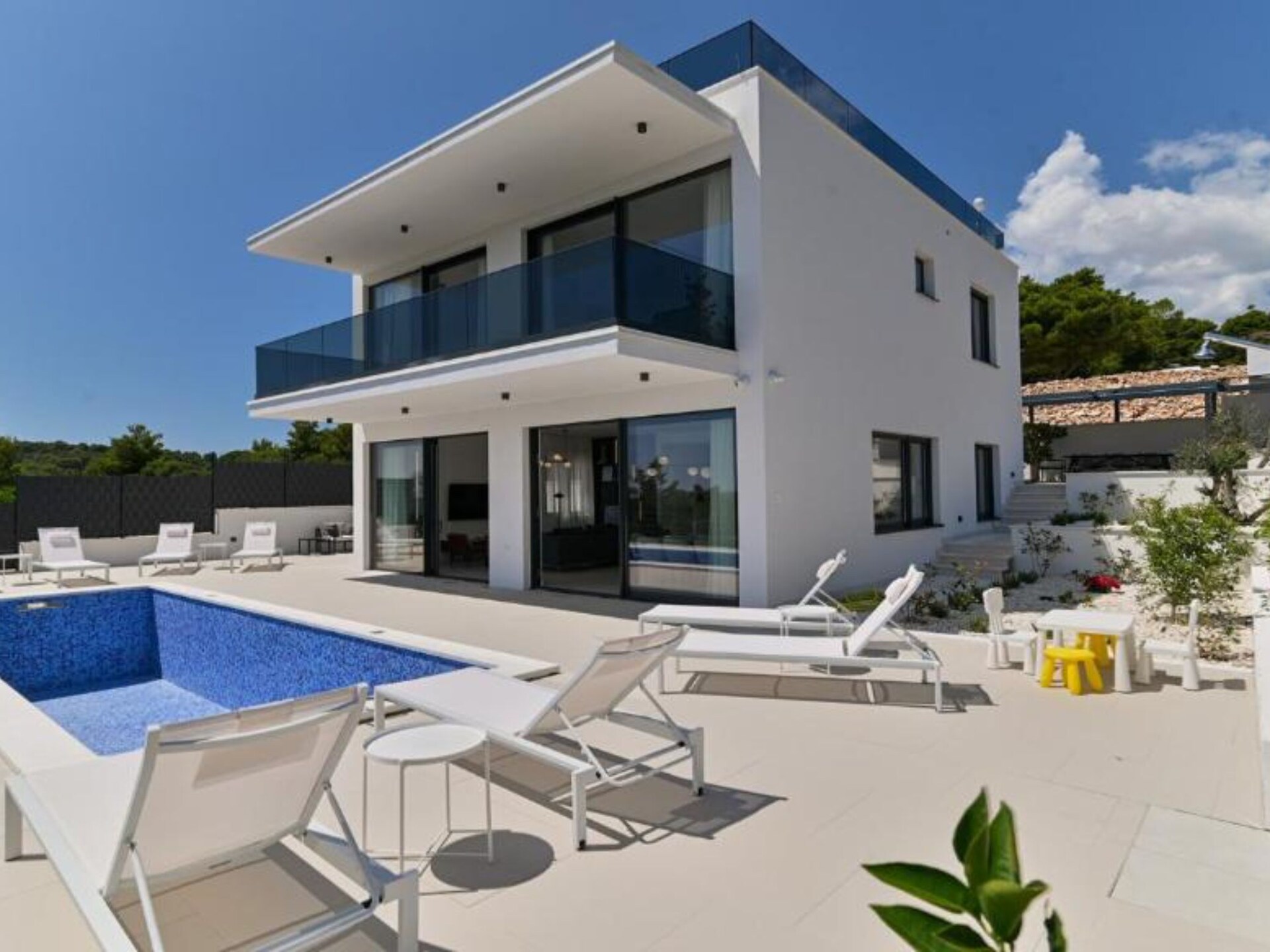 Aan het strand: Ruime villa voor 10 personen in Okrug Gornji - foto 37