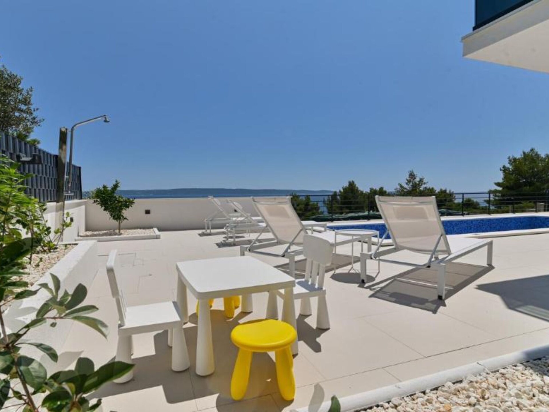 Aan het strand: Ruime villa voor 10 personen in Okrug Gornji - foto 41