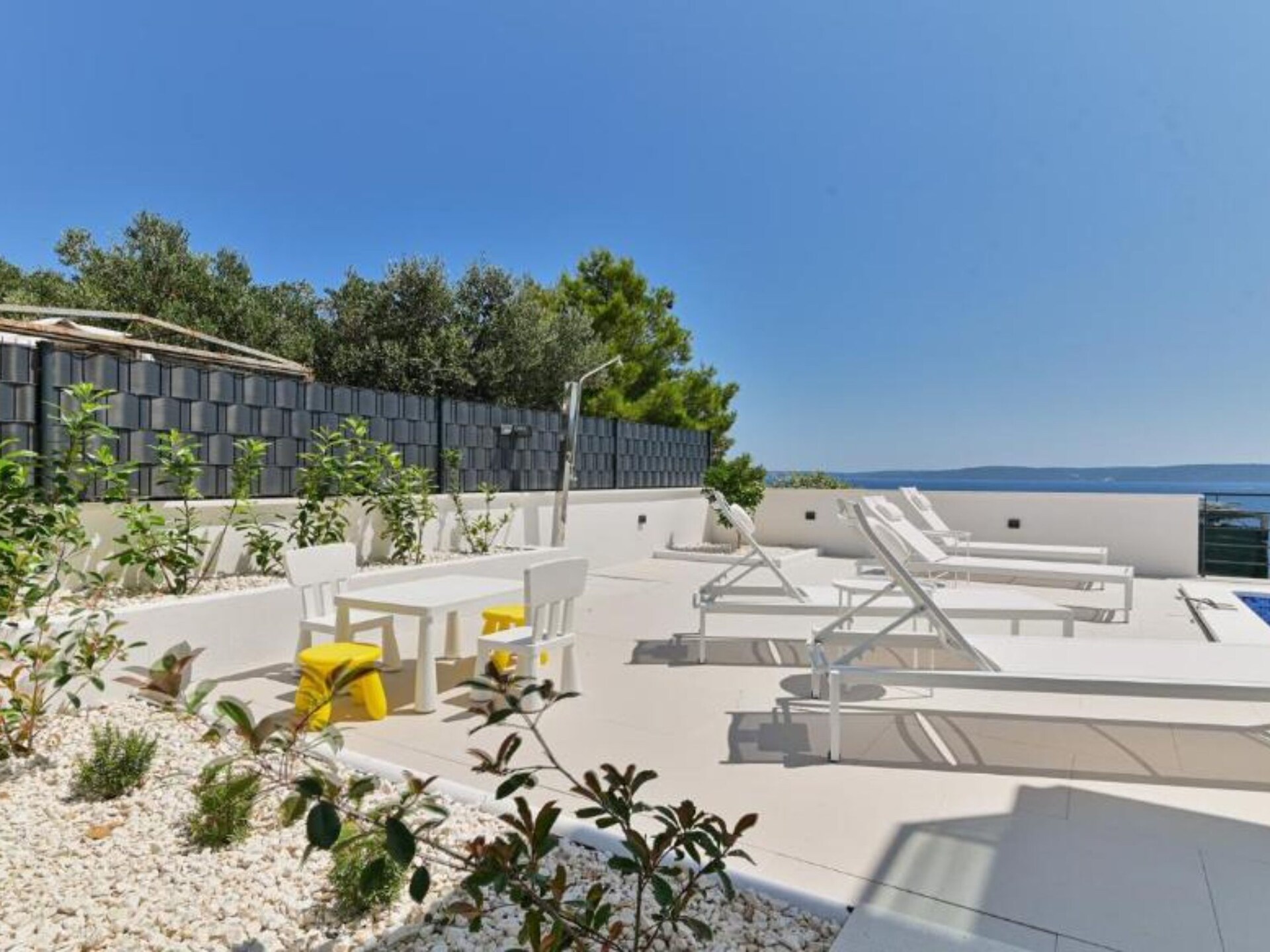 Aan het strand: Ruime villa voor 10 personen in Okrug Gornji - foto 40