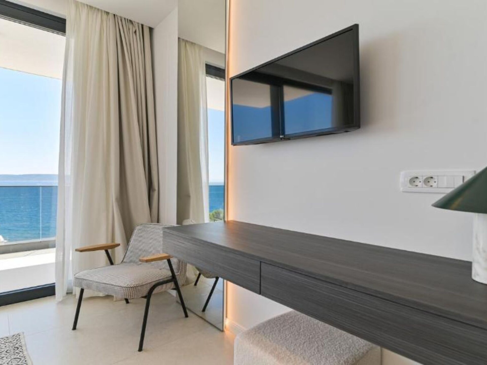 Aan het strand: Ruime villa voor 10 personen in Okrug Gornji - foto 18
