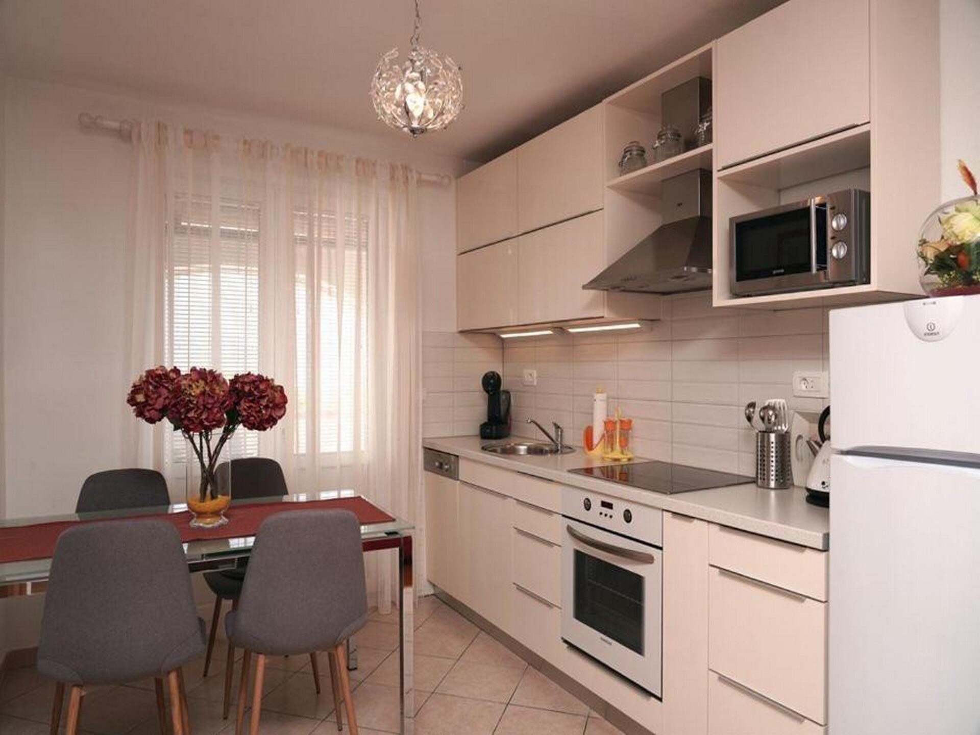 Rustiek appartement voor 4 personen met terras, op 300 meter van het strand in Supetar - foto 4