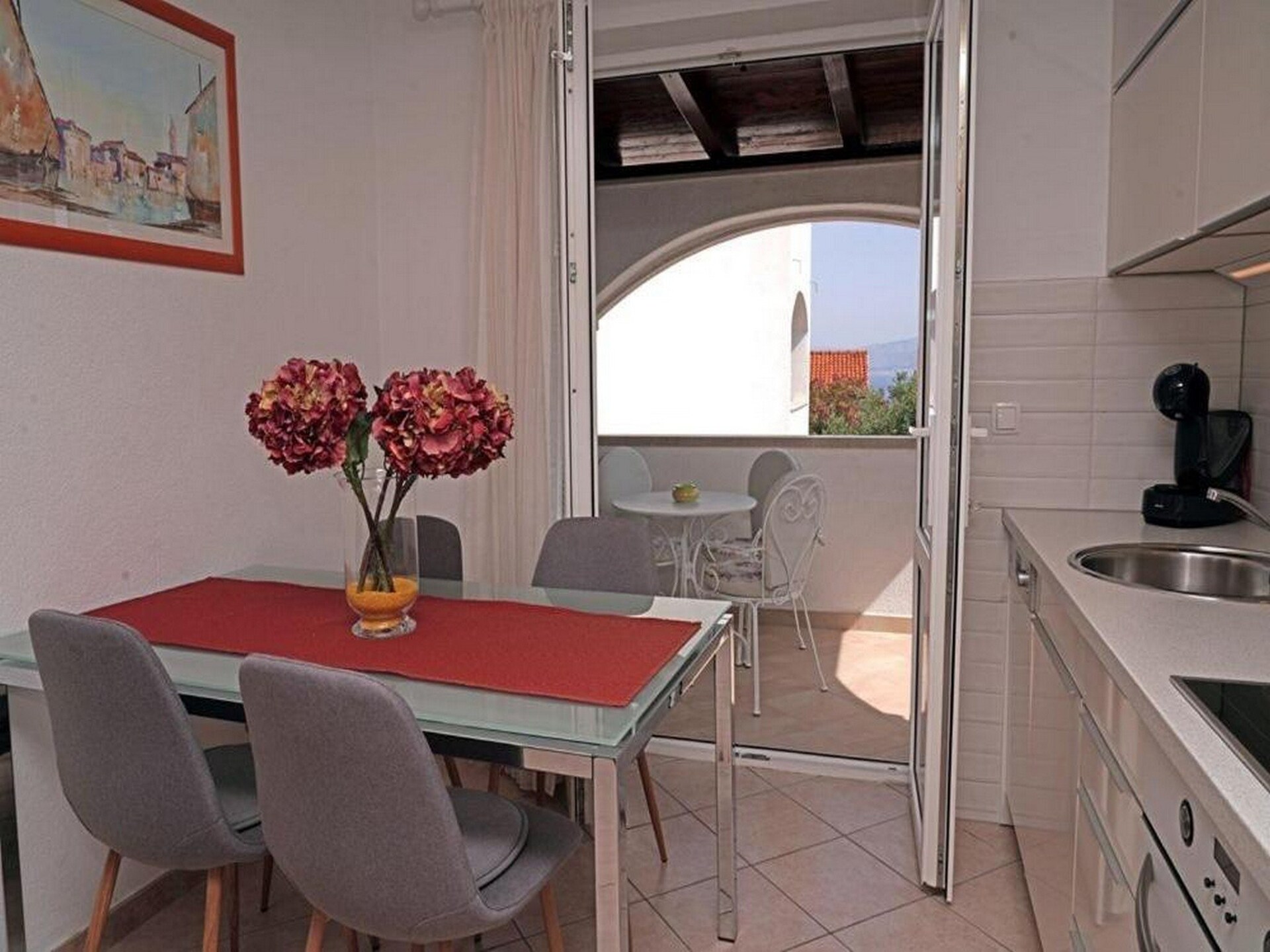 Rustiek appartement voor 4 personen met terras, op 300 meter van het strand in Supetar - foto 3