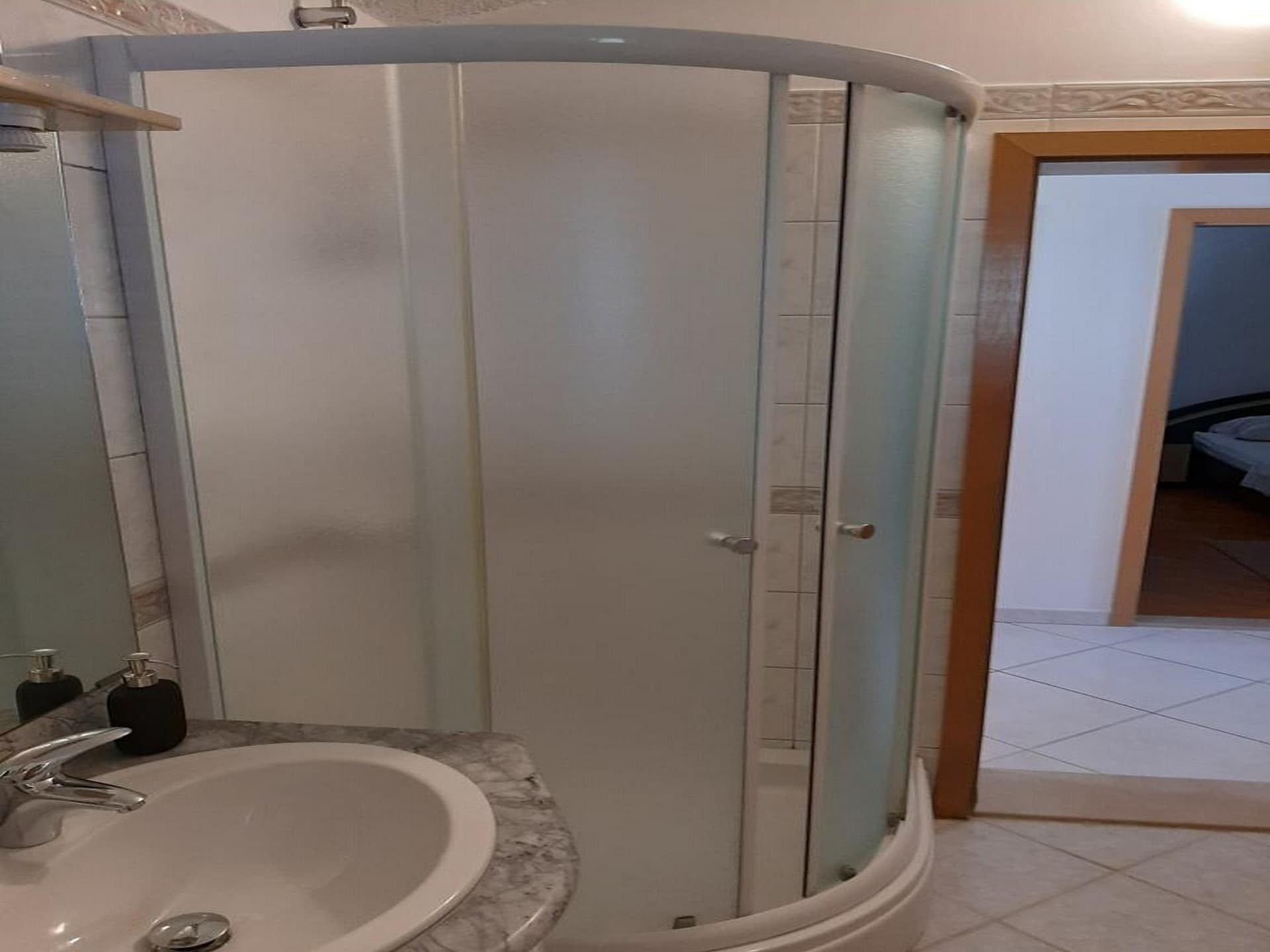 Superieur appartement met zeezichtterras op slechts 10 meter van het strand - foto 8