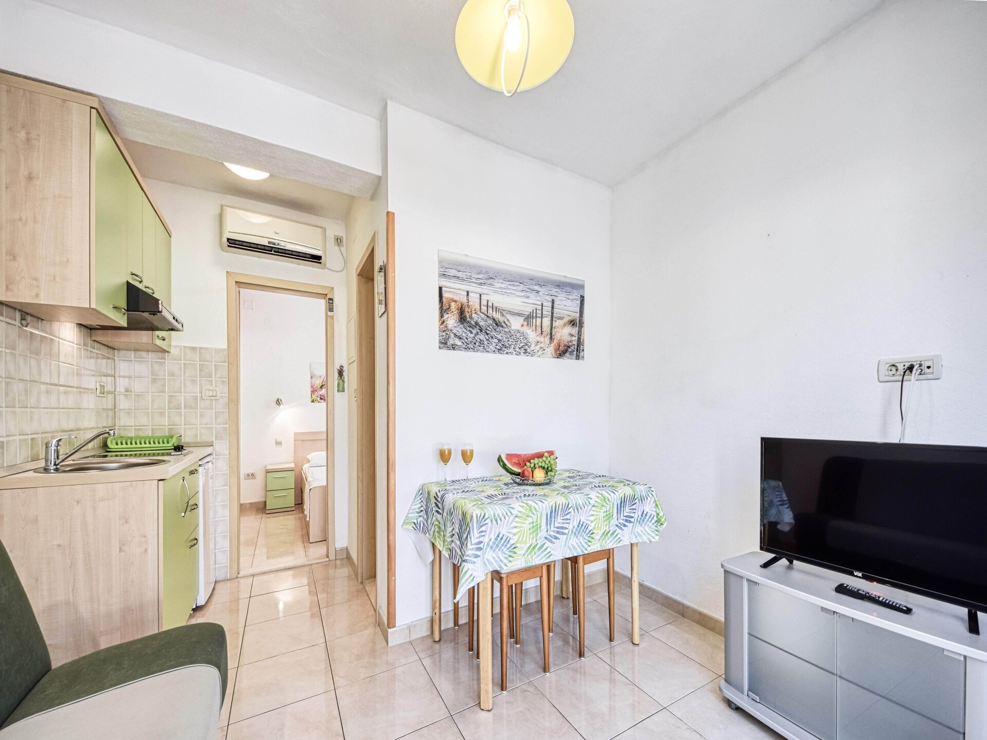 Aan het strand: Comfortabel appartement in Povlja op Brac - foto 1
