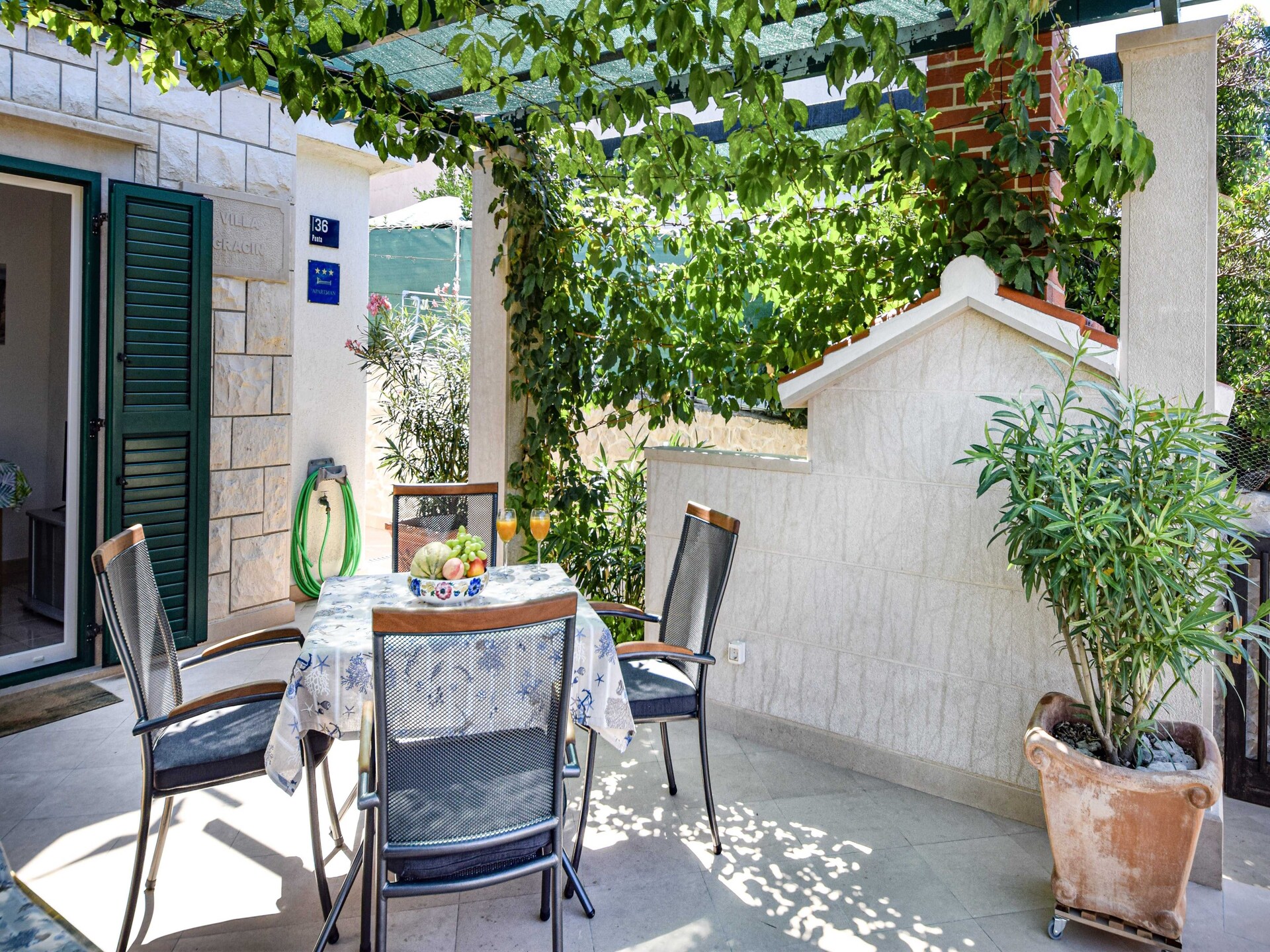 Aan het strand: Comfortabel appartement in Povlja op Brac - foto 26