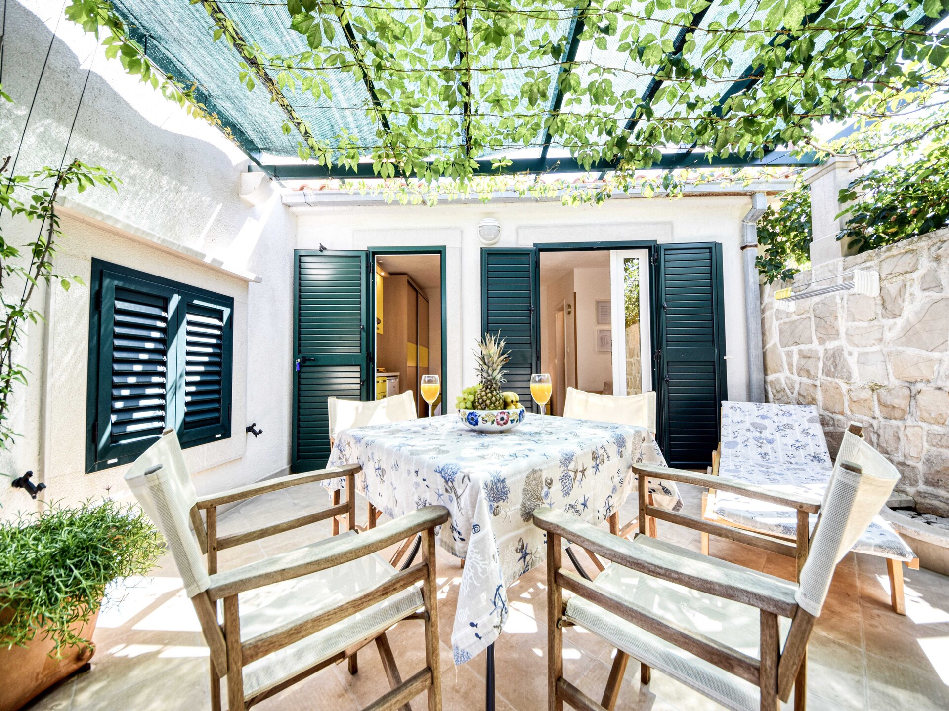 Studio met terras op 100 meter van het strand in Povlja, Brac - foto 24