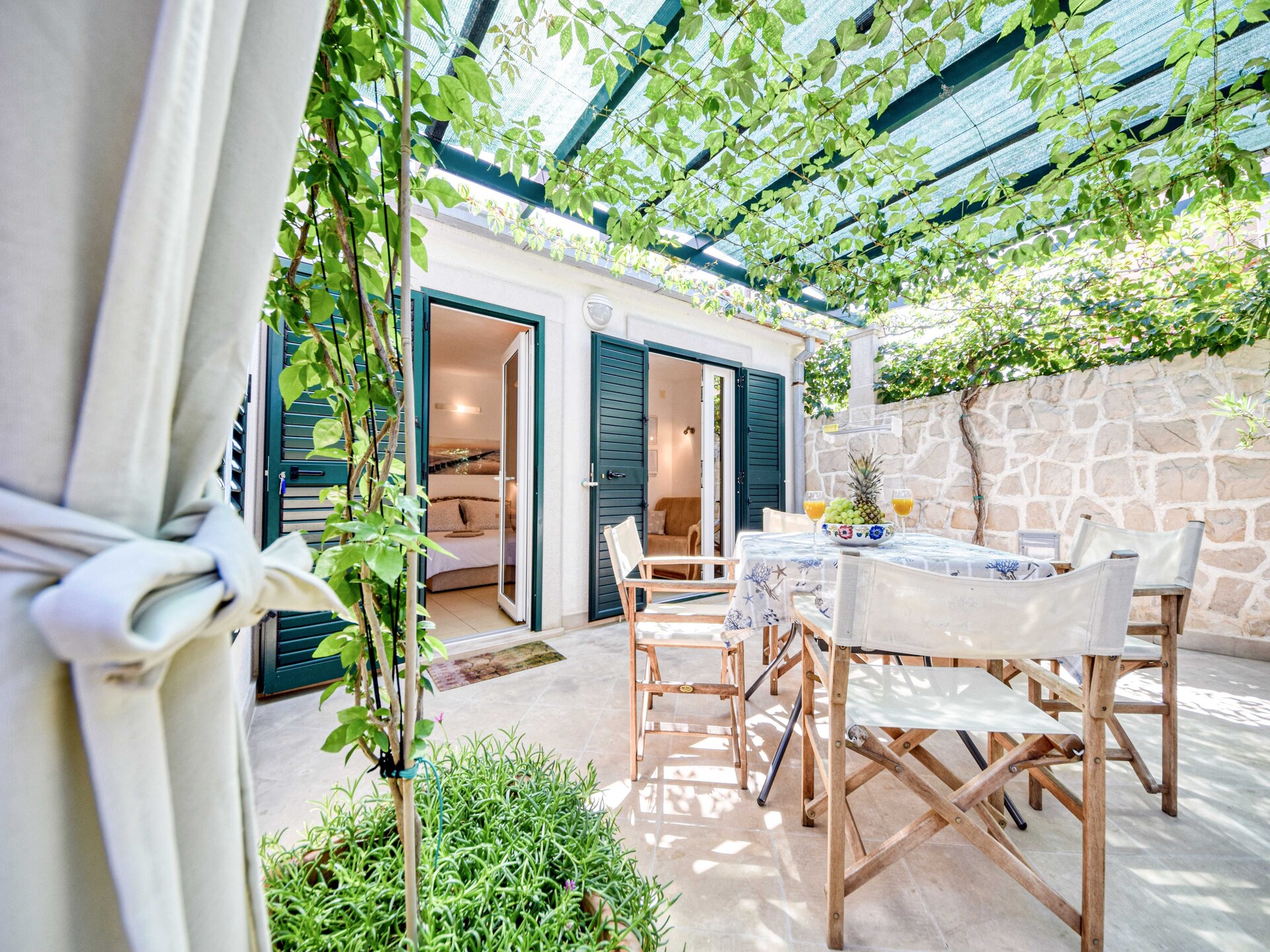 Studio met terras op 100 meter van het strand in Povlja, Brac - foto 23