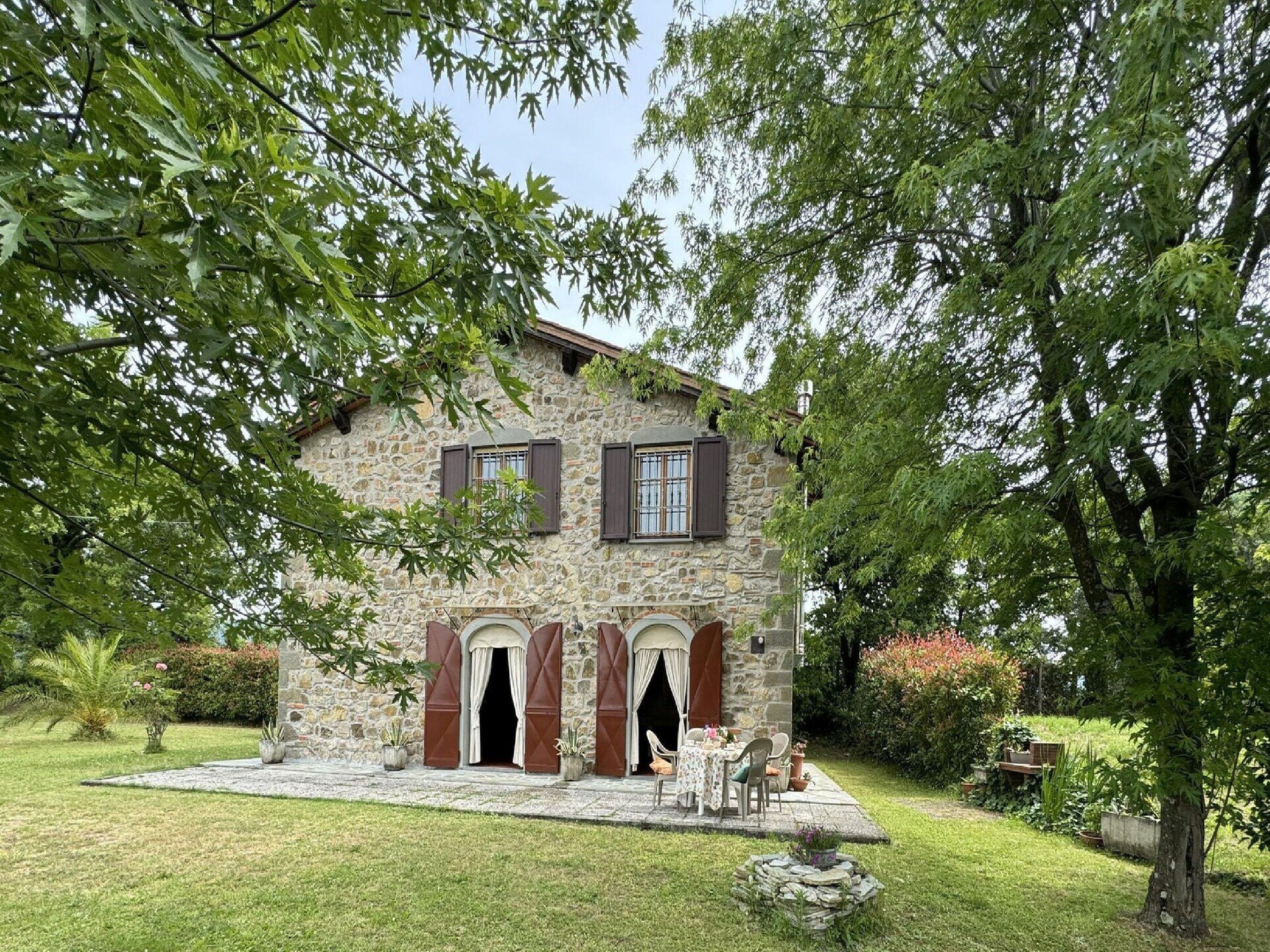 Vrijstaand Toscaans landhuis met omheinde tuin bij Bagni di Lucca - foto 1