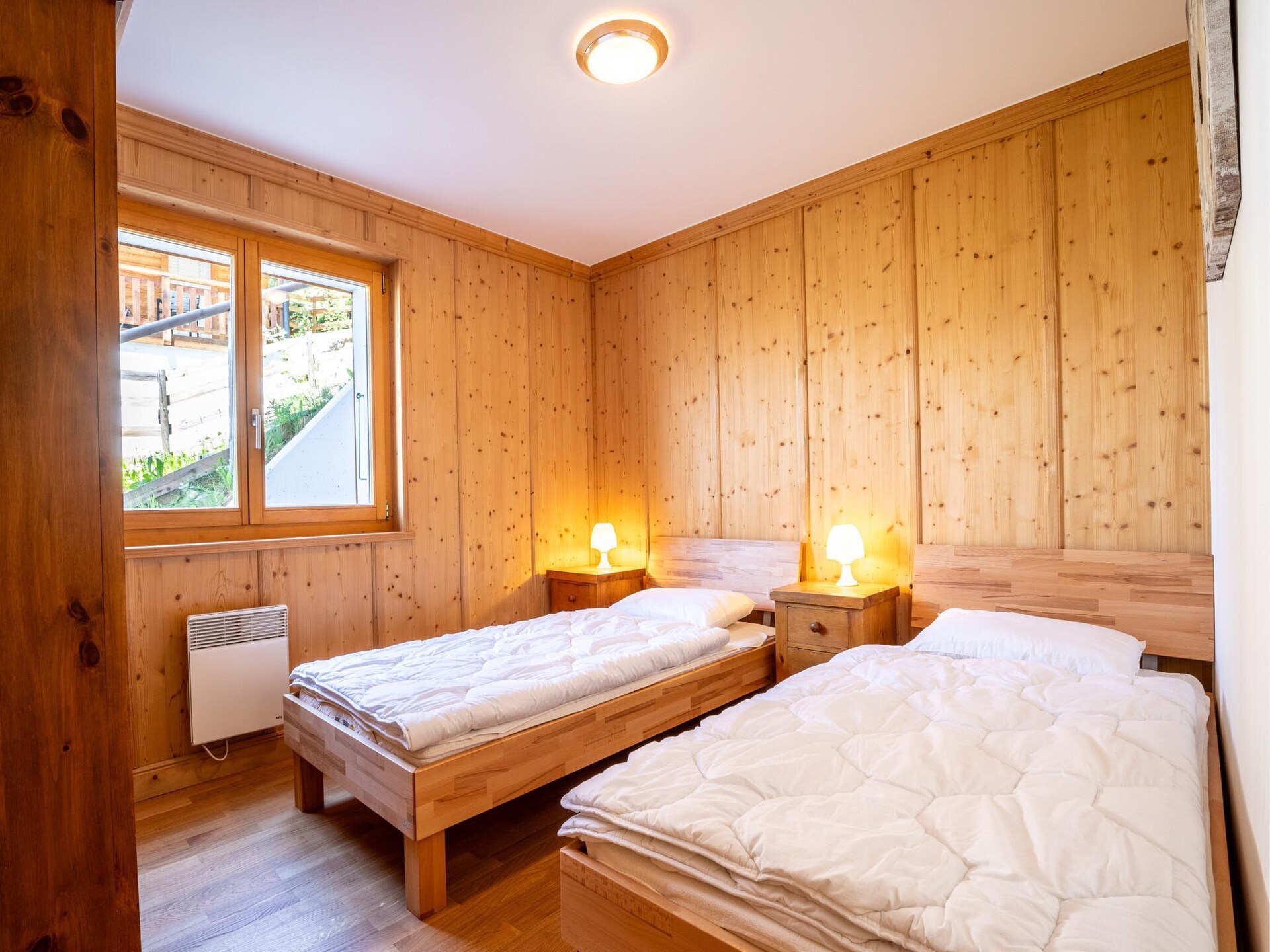 Chalet Tschoueilles 014: Ruim chalet voor 12 personen met bergzicht in Wallis - foto 16
