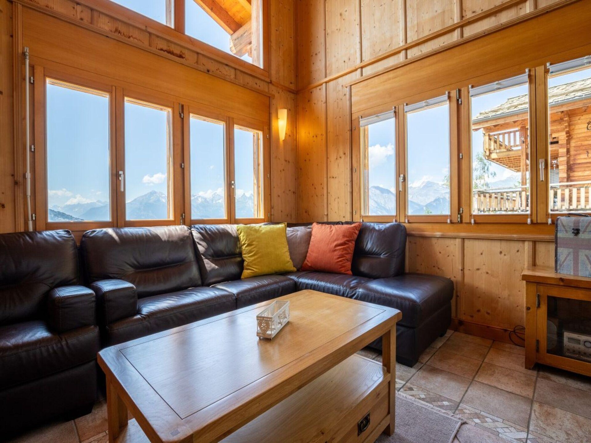 Chalet Tschoueilles 014: Ruim chalet voor 12 personen met bergzicht in Wallis - foto 10