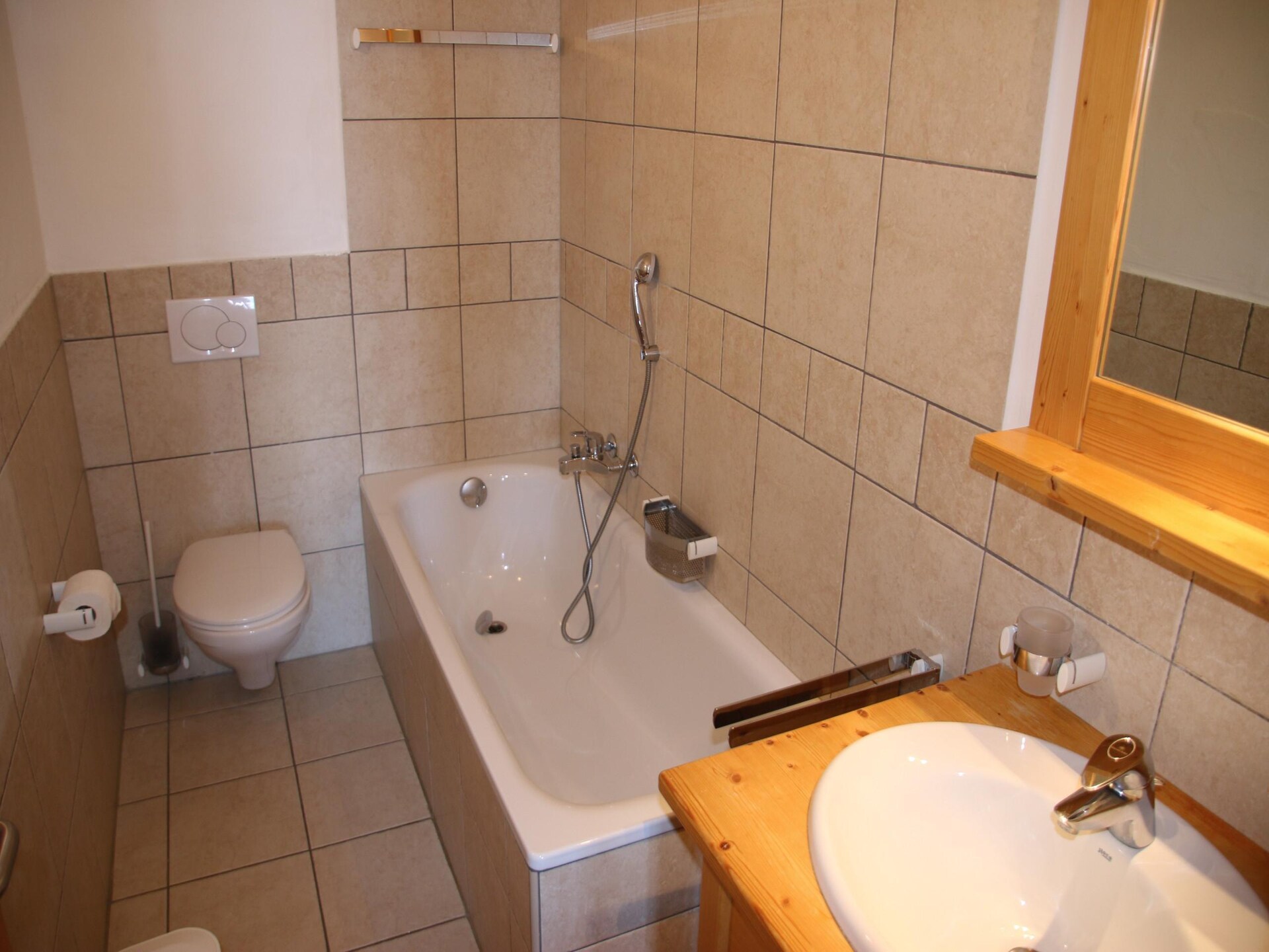 Compact bergappartement voor 4 in WALI, Zwitserland - foto 19