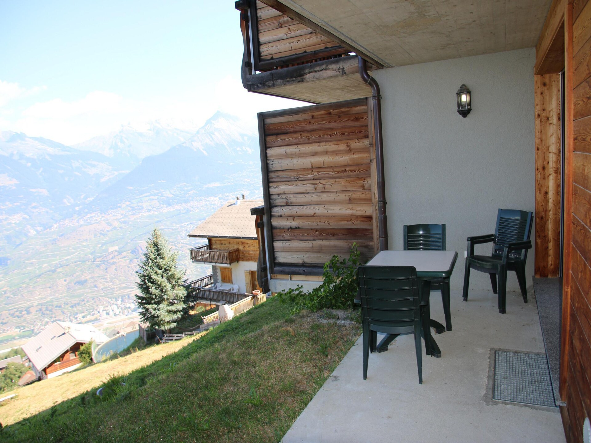 Compact bergappartement voor 4 in WALI, Zwitserland - foto 21