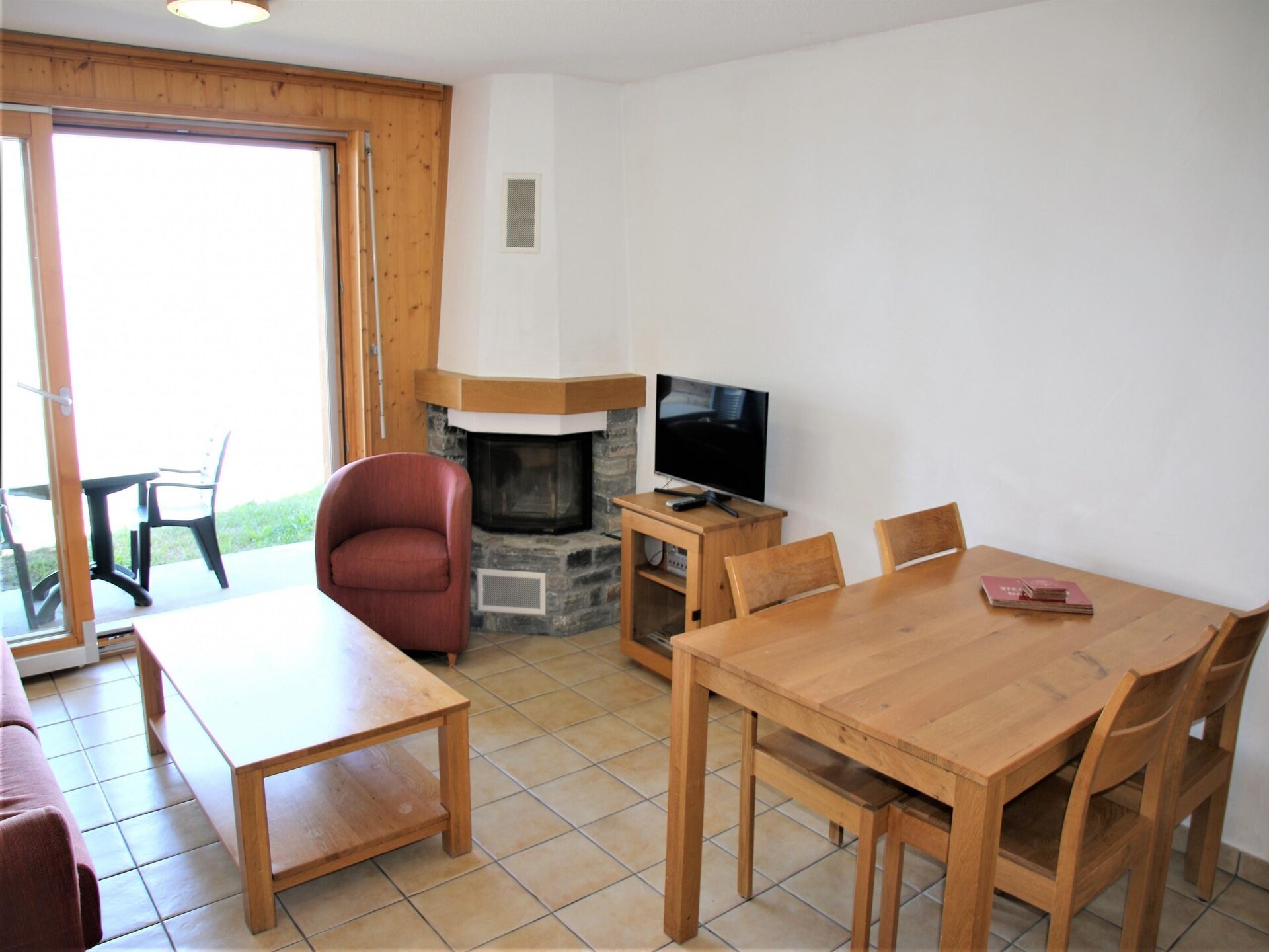 Compact bergappartement voor 4 in WALI, Zwitserland - foto 7