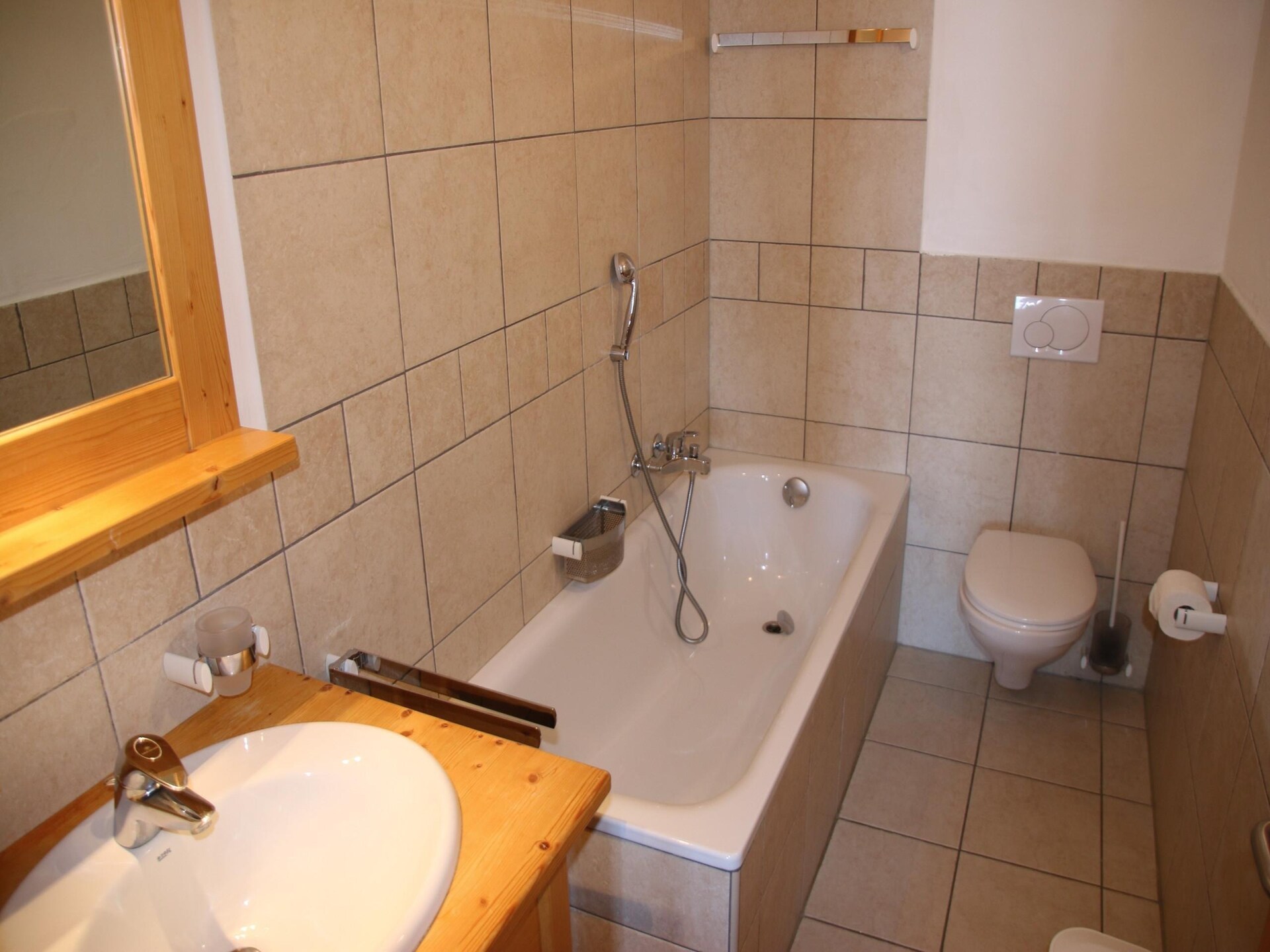 Compact bergappartement voor 4 in WALI, Zwitserland - foto 20