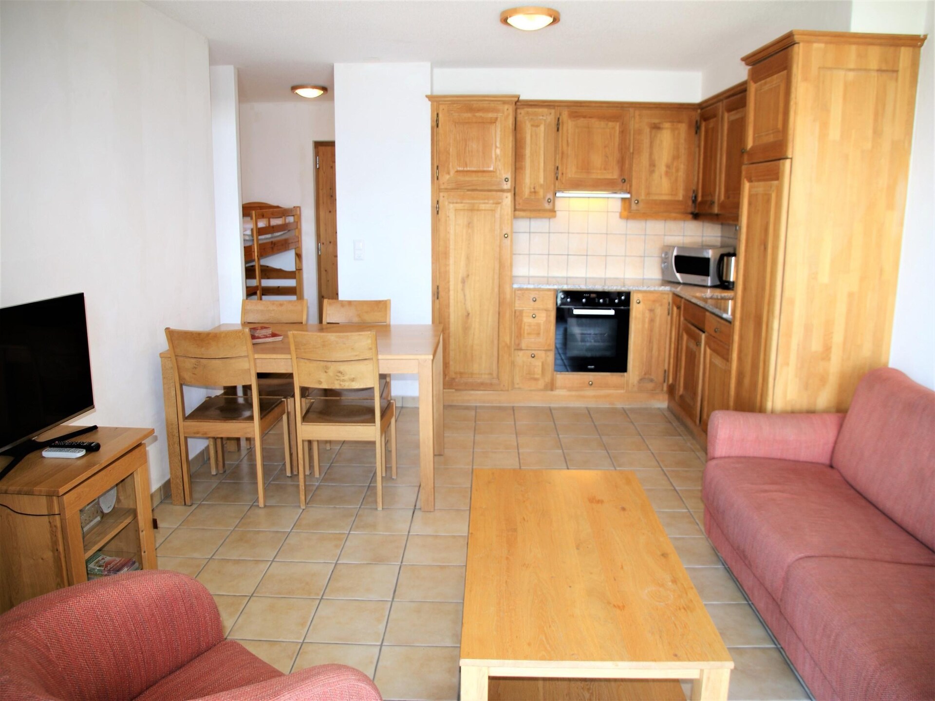 Compact bergappartement voor 4 in WALI, Zwitserland - foto 8