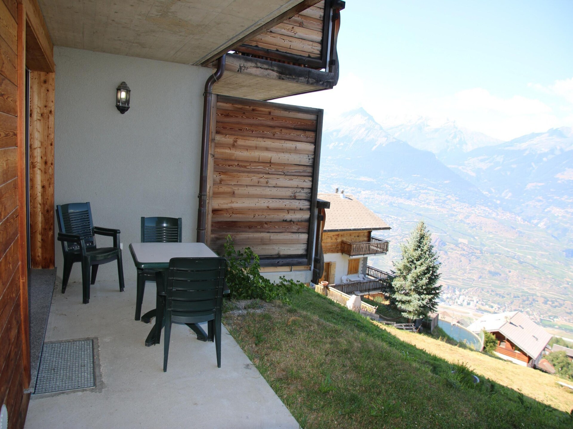 Compact bergappartement voor 4 in WALI, Zwitserland - foto 24