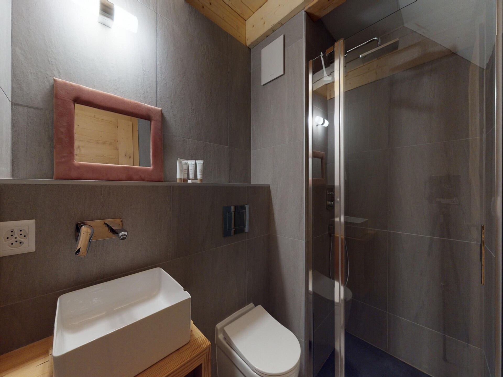 Piste-appartement voor 6 in Wali, direct aan de Zwitserse skipiste - foto 16