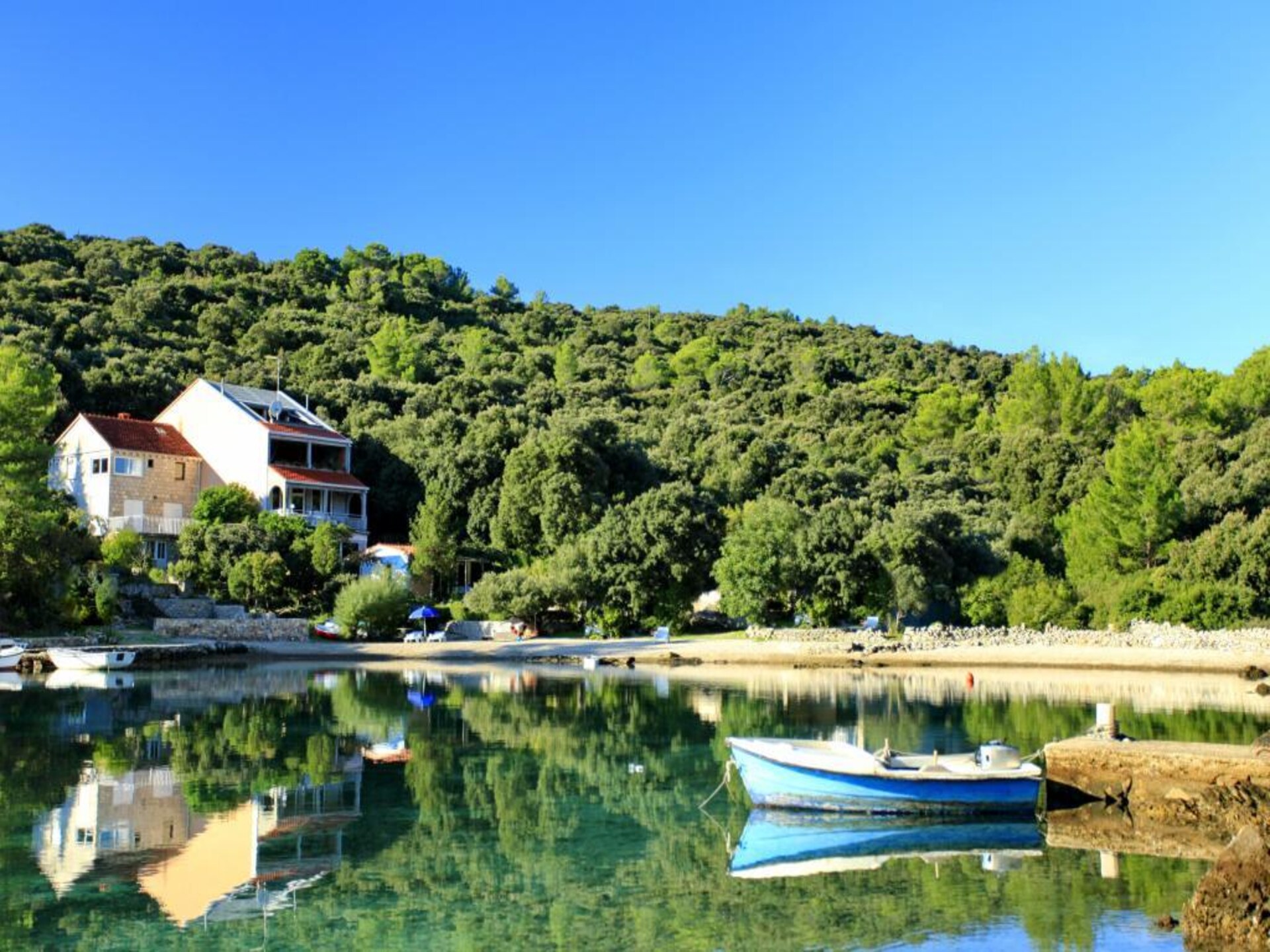 Appartement LANA: 2 slaapkamers, terras met zeezicht in baai Vrbovica - foto 16