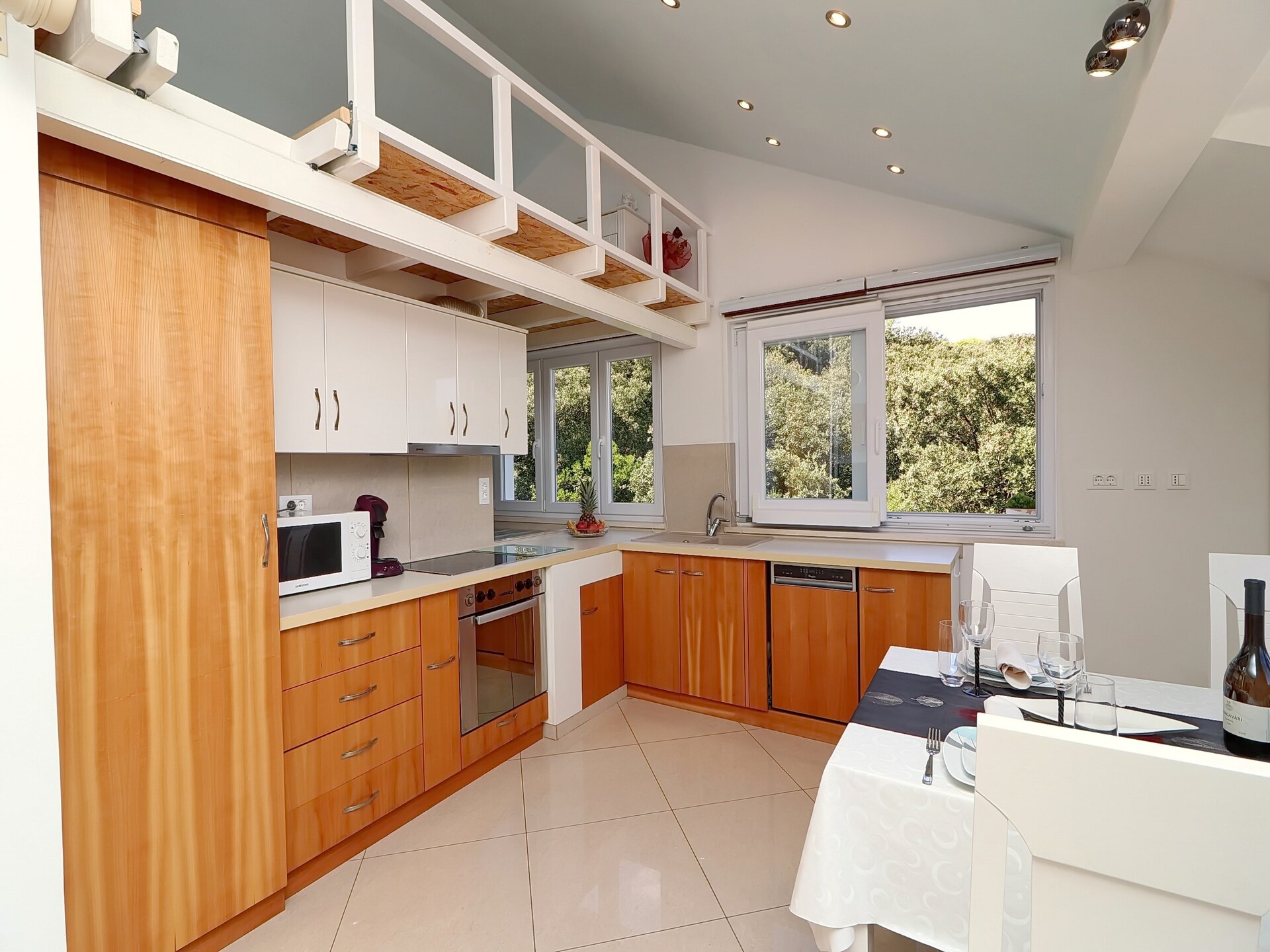 Comfortabel appartement met zeezicht in de baai van Vrbovica, Korčula - foto 11