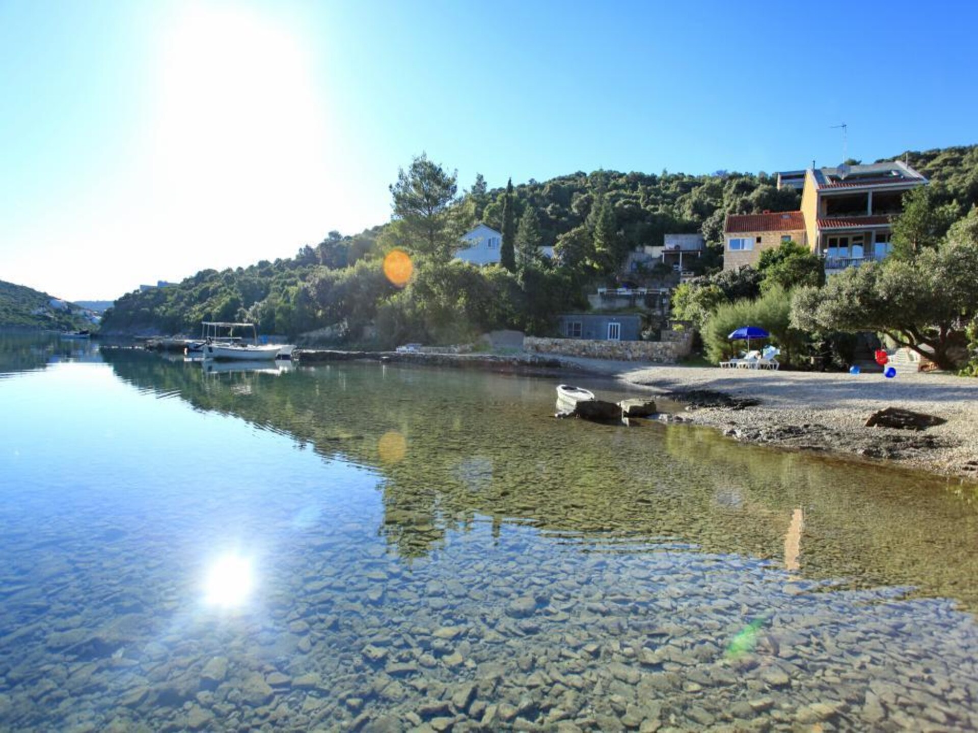 Comfortabel appartement met zeezicht in de baai van Vrbovica, Korčula - foto 10