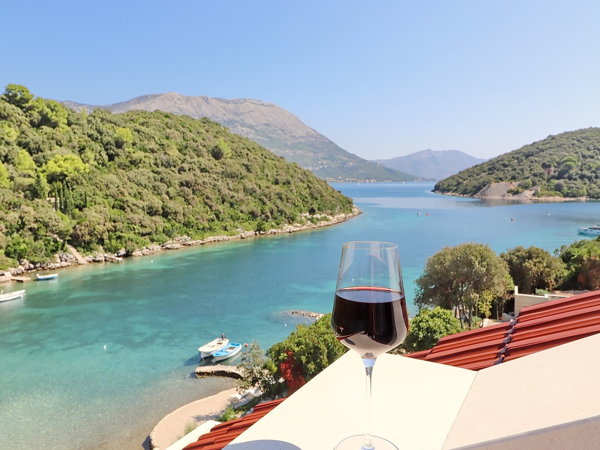Comfortabel appartement met zeezicht in de baai van Vrbovica, Korčula - foto 9