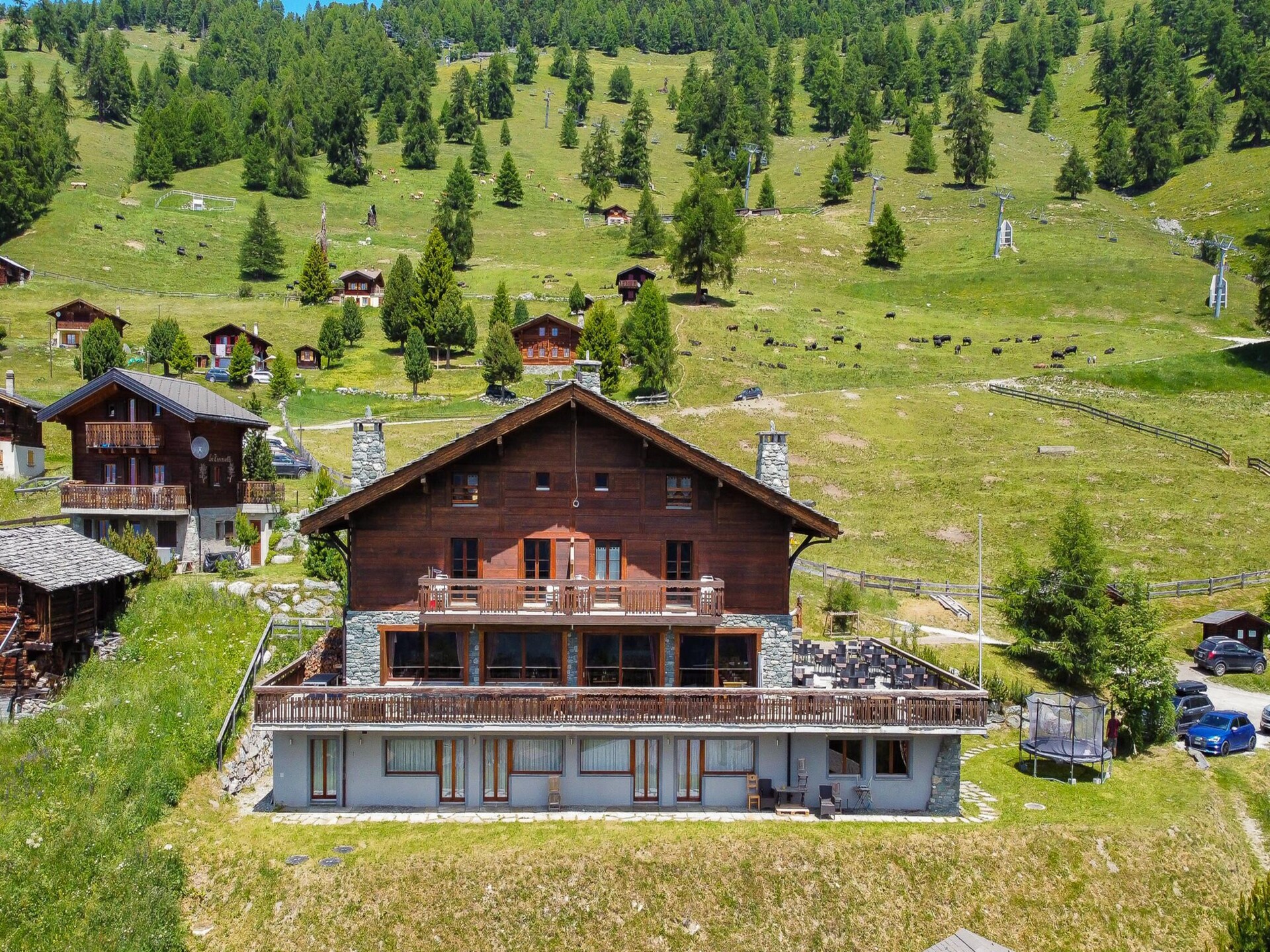 Chalet Des Alpes 004: Direct aan de piste voor 16 personen in WALI - foto 30