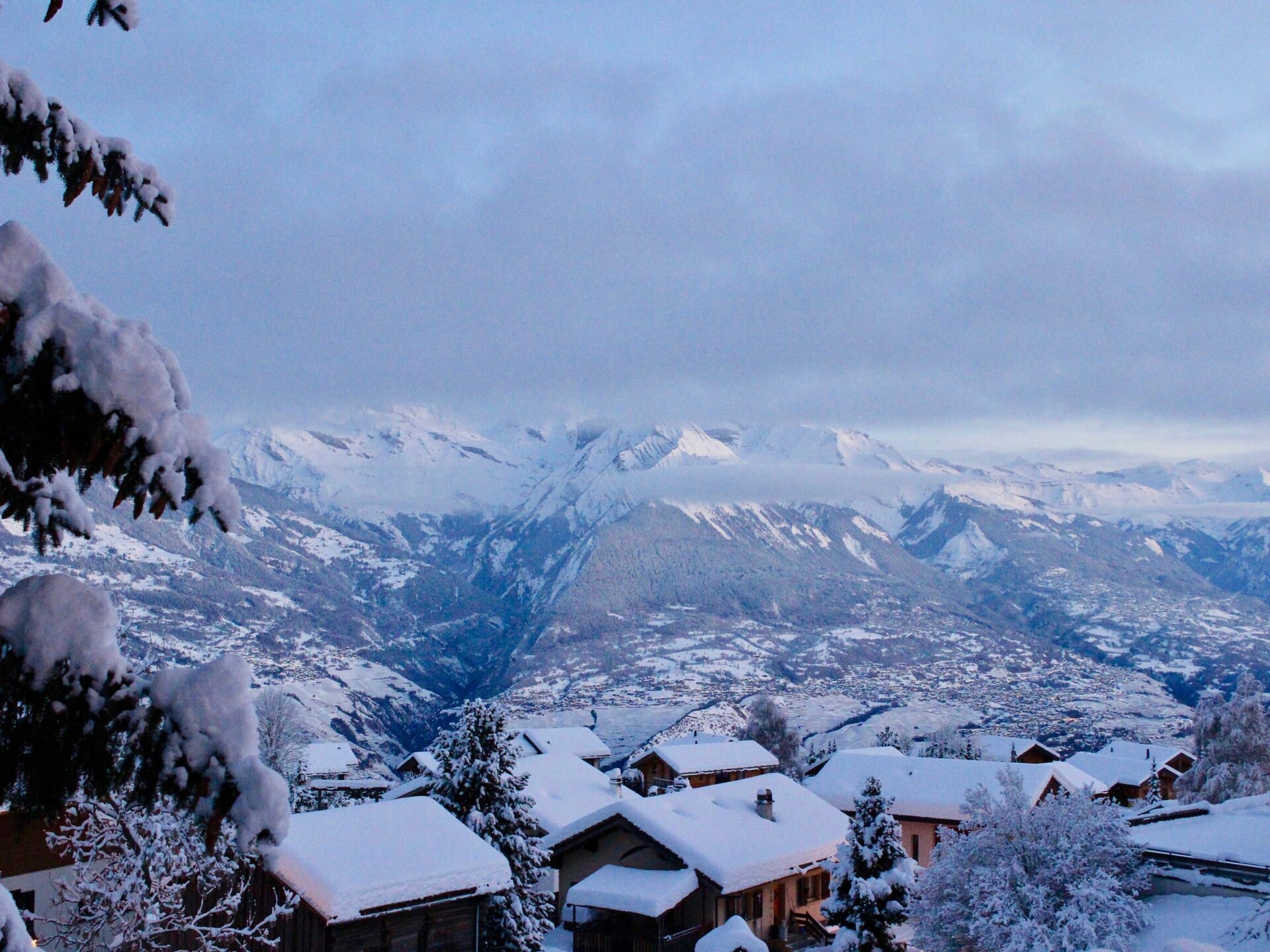 Chalet Des Alpes 004: Direct aan de piste voor 16 personen in WALI - foto 22