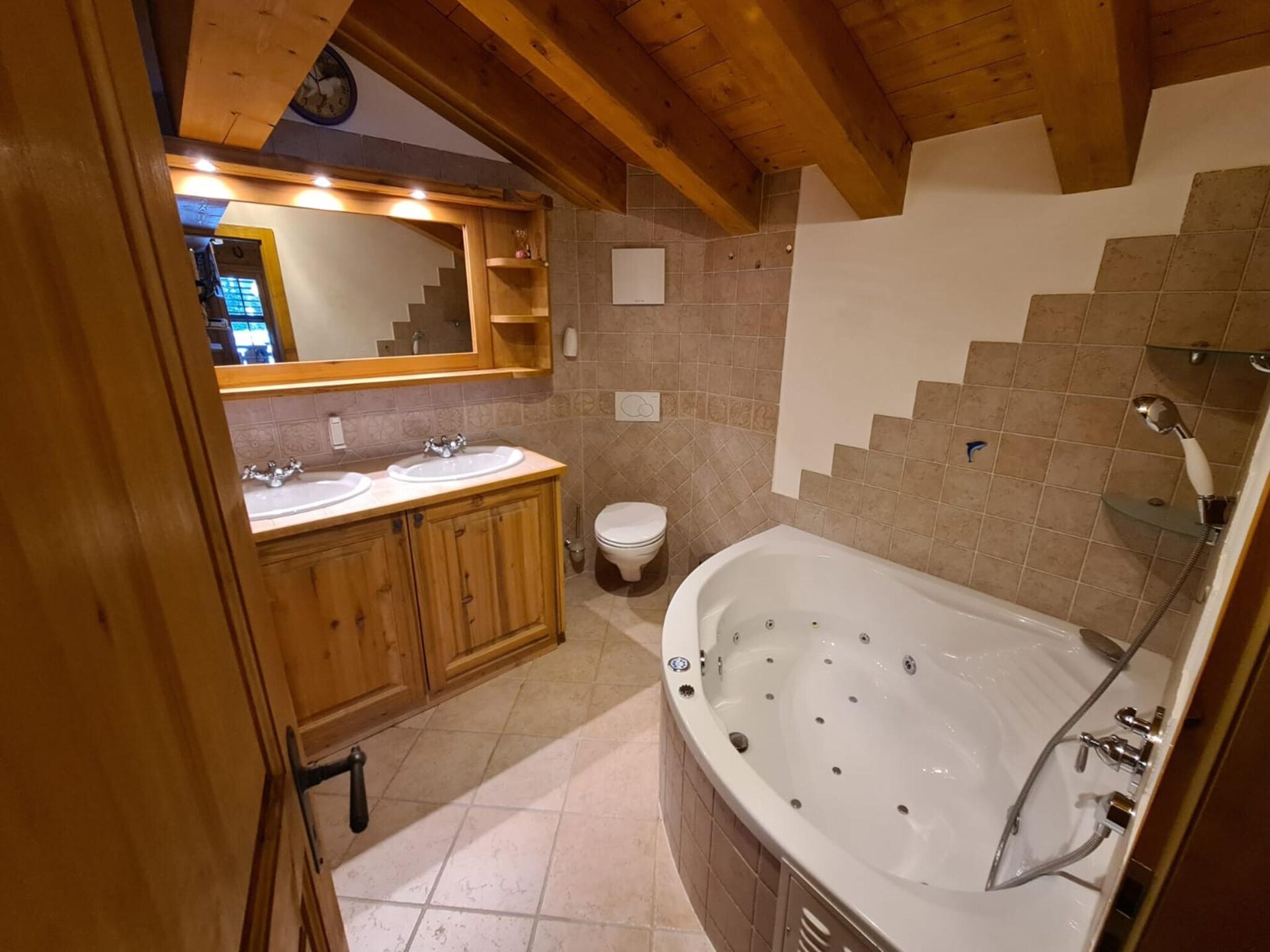 Ruim appartement voor 8 personen direct aan de skipiste in WALI - foto 17