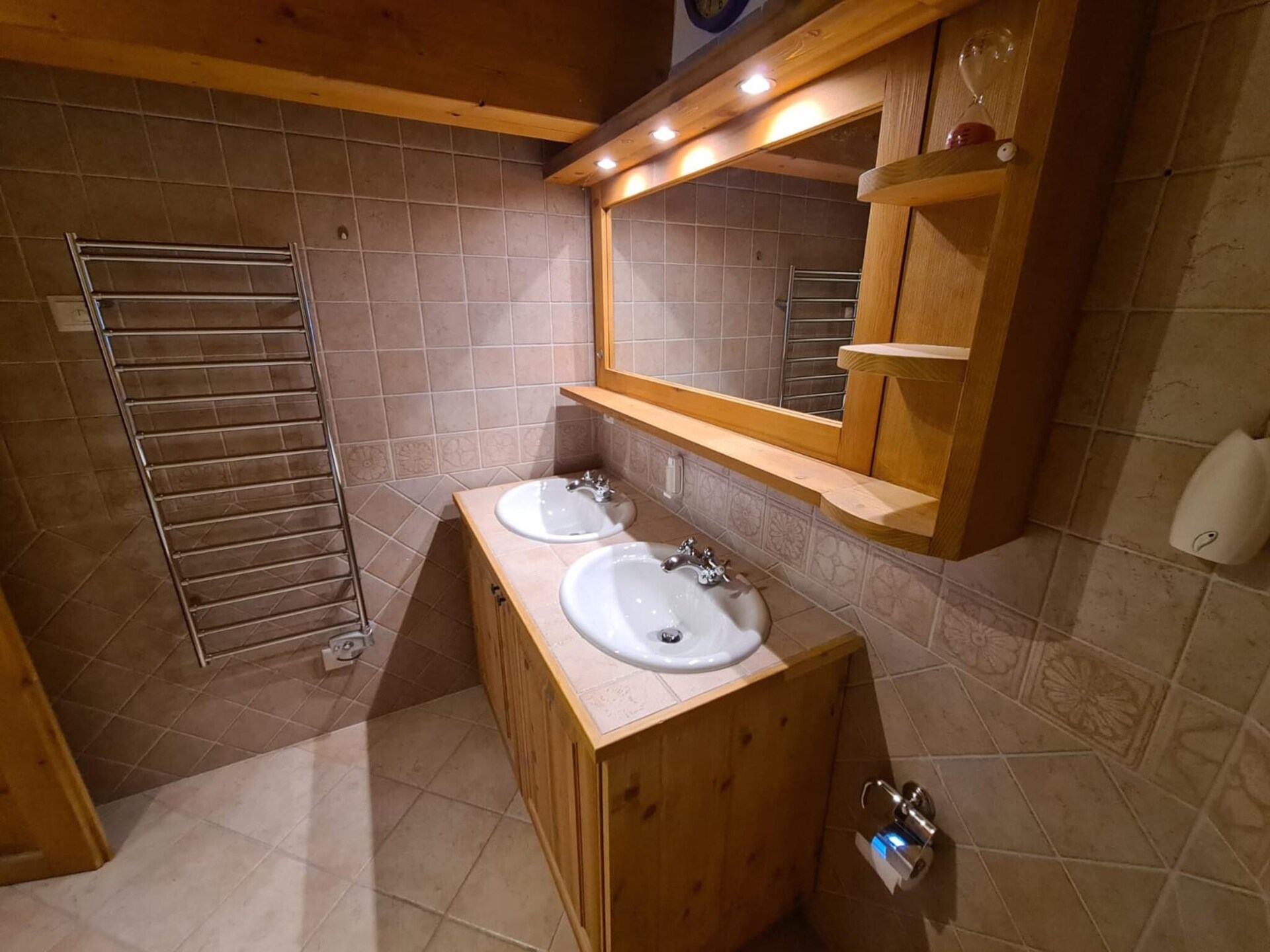 Ruim appartement voor 8 personen direct aan de skipiste in WALI - foto 18