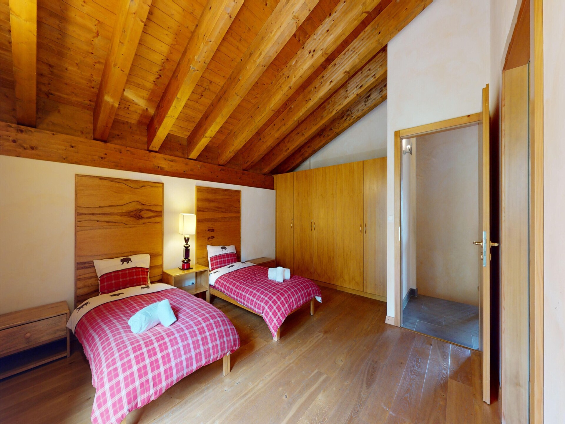 Chalet Axaari: Luxe 10-persoons chalet met zwembad en uitzicht in WALI - foto 16