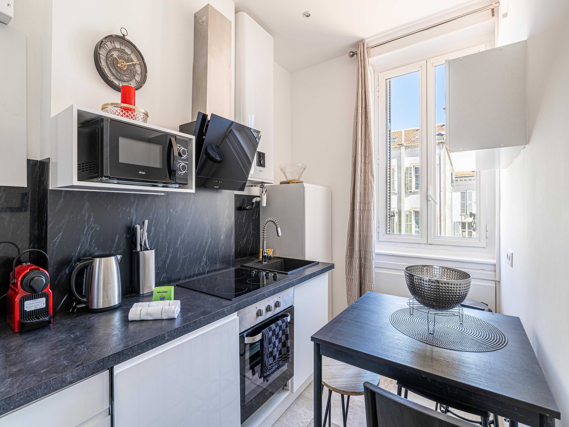 Sfeervol appartement met balkon in het hart van Cannes - foto 3