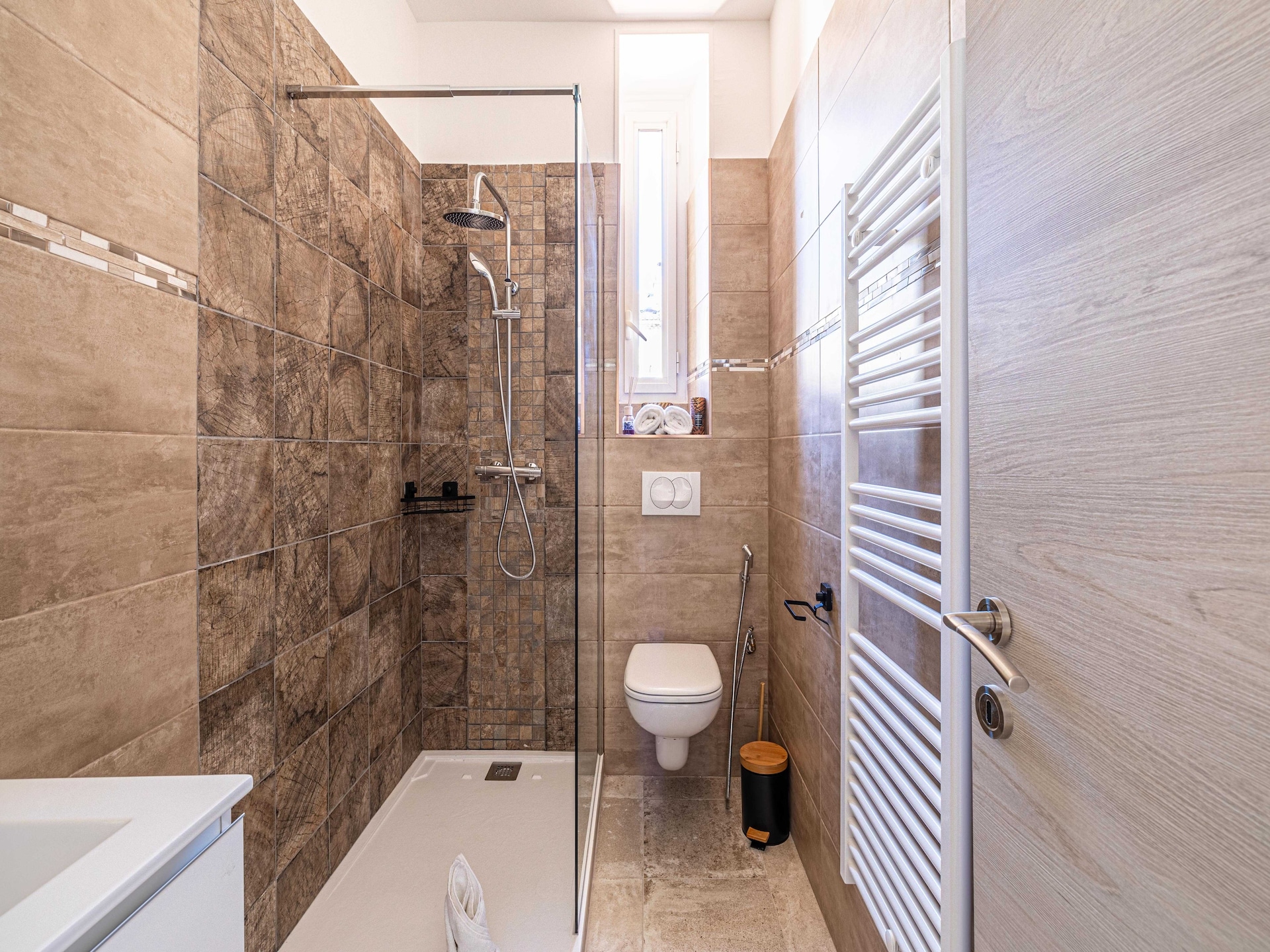 Sfeervol appartement met balkon in het hart van Cannes - foto 5