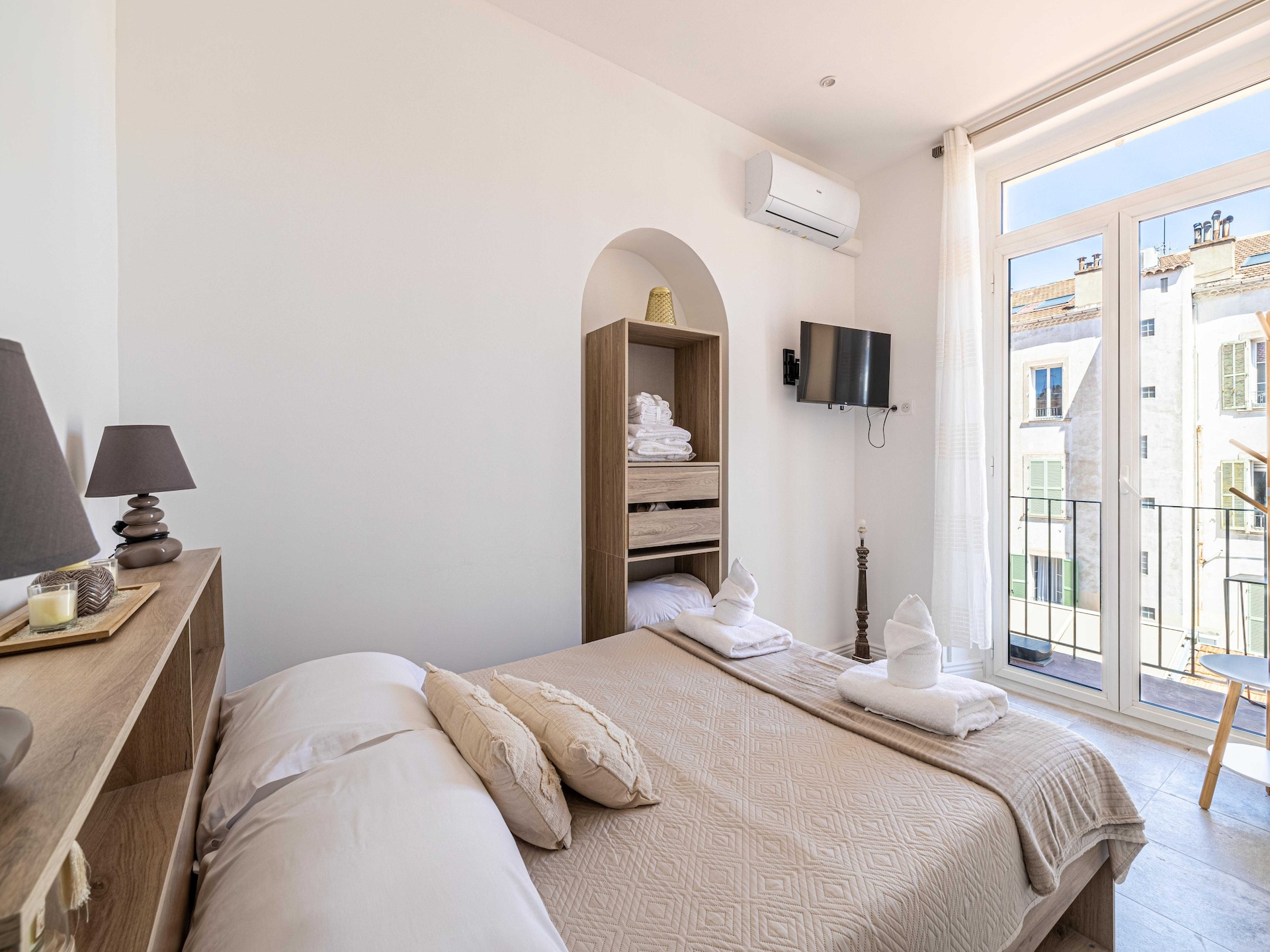 Sfeervol appartement met balkon in het hart van Cannes - foto 12