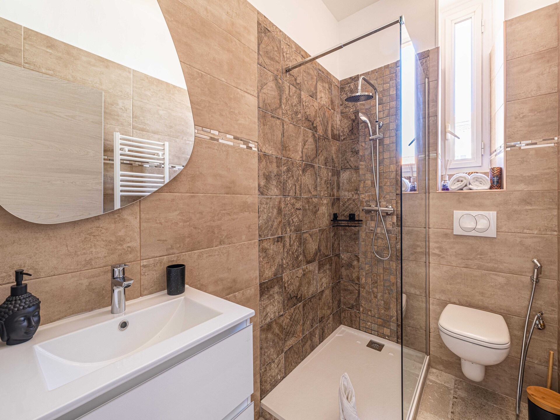 Sfeervol appartement met balkon in het hart van Cannes - foto 13